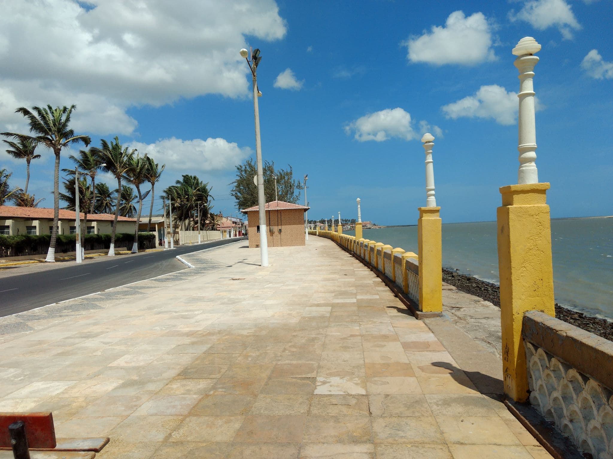 Street view near Hotel Ilha do Amor, Camocim — © josejunior (CC BY-SA · Mapillary)