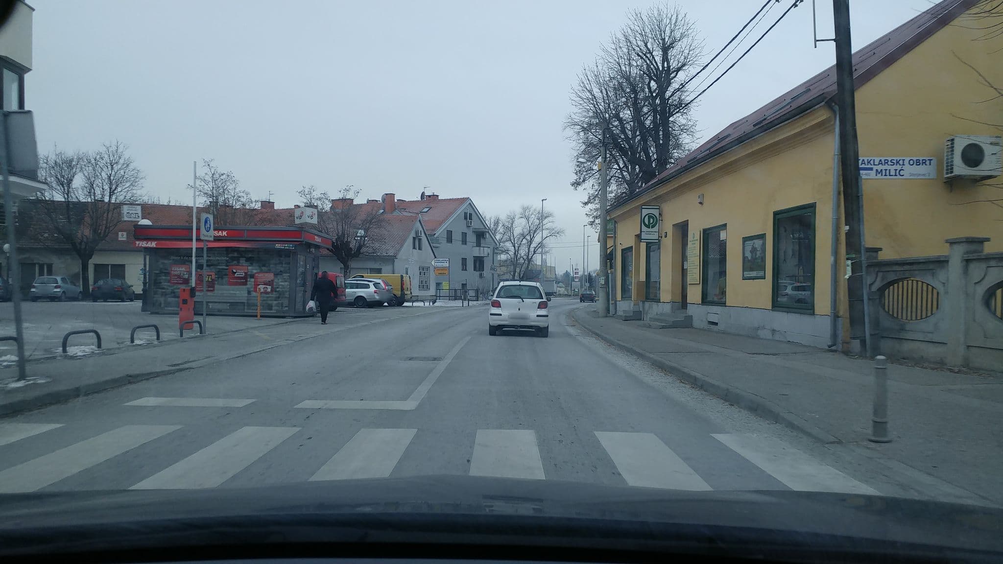 Street view near Vila Mali Raj, Jankomir — © keetopsina (CC BY-SA · Mapillary)