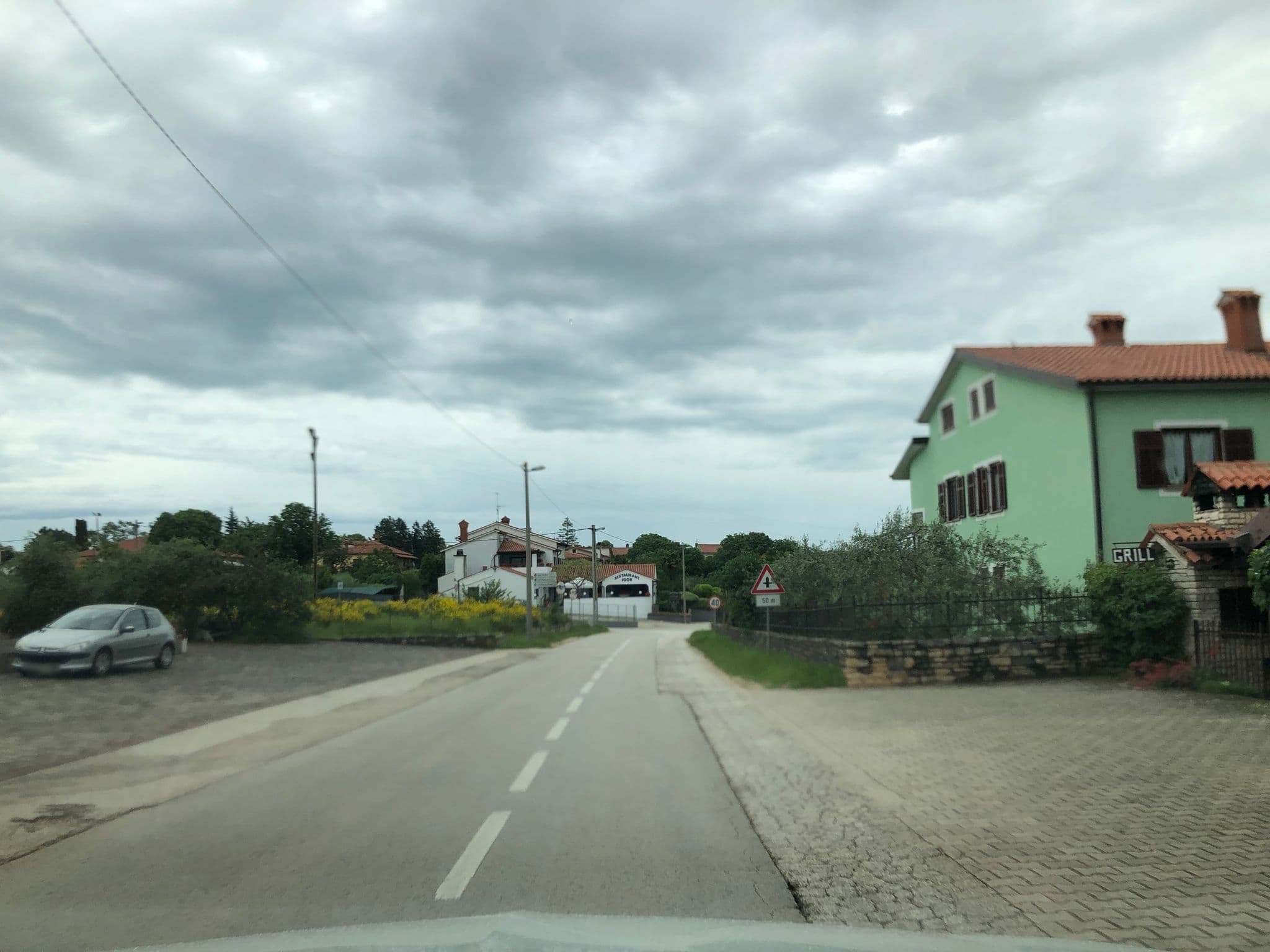 Street view near Guest House Casa Oliveto, Buje — © derzornigemarkus (CC BY-SA · Mapillary)