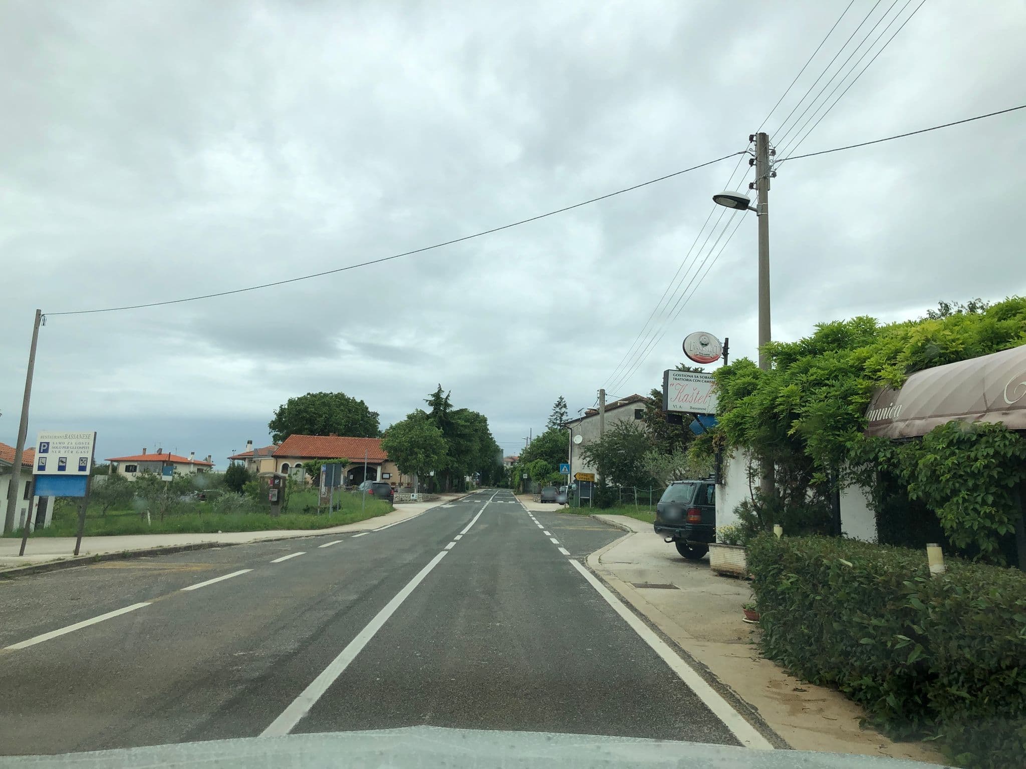 Street view near Bassanese-Kastel guesthouse, Buje — © derzornigemarkus (CC BY-SA · Mapillary)