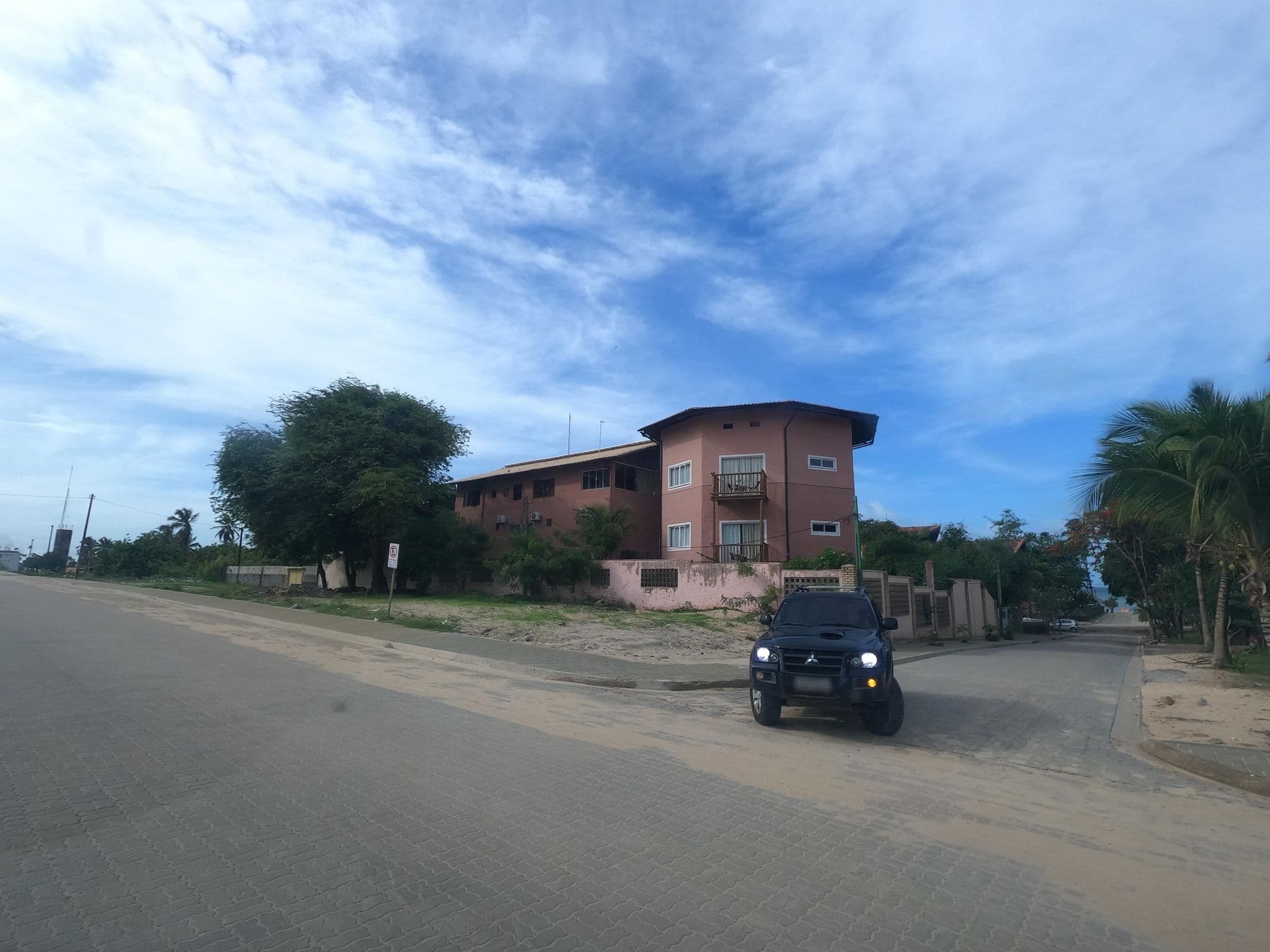 Street view near Sunshine Inn Centro, Caucaia — © MuitoAlemdasFronteiras (CC BY-SA · Mapillary)