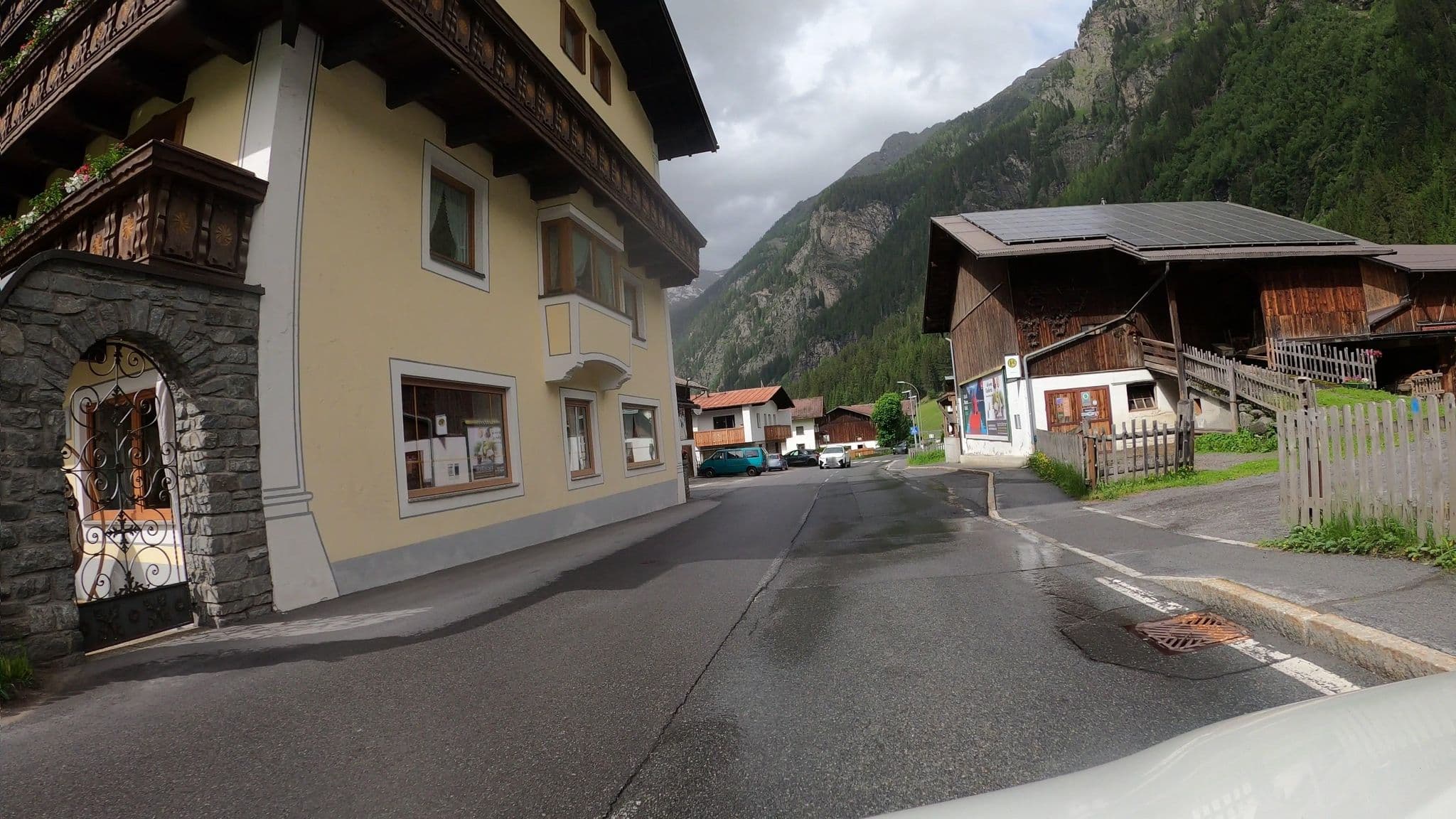 Street view near Hotel Jägerhof, Ried im Oberinntal — © osmplus_org (CC BY-SA · Mapillary)