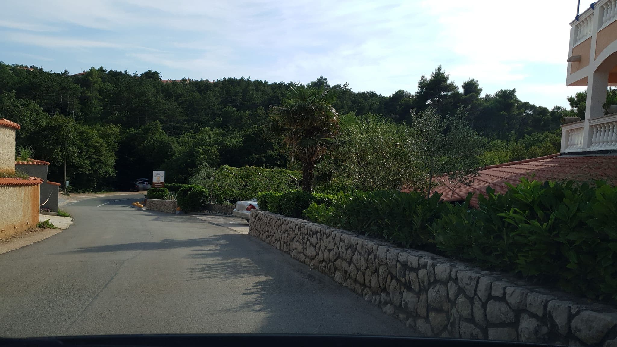 Street view near Vila Elizabeth, Njivice — © b166er (CC BY-SA · Mapillary)