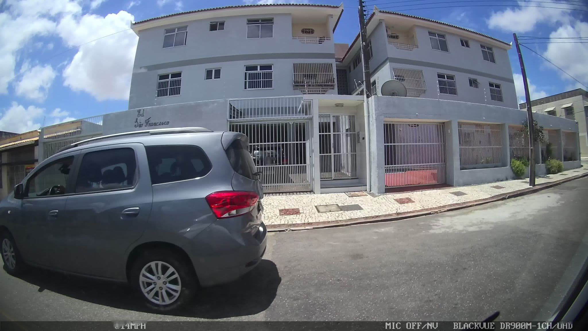 Street view near País Tropical, Fortaleza — © kaart_1 (CC BY-SA · Mapillary)