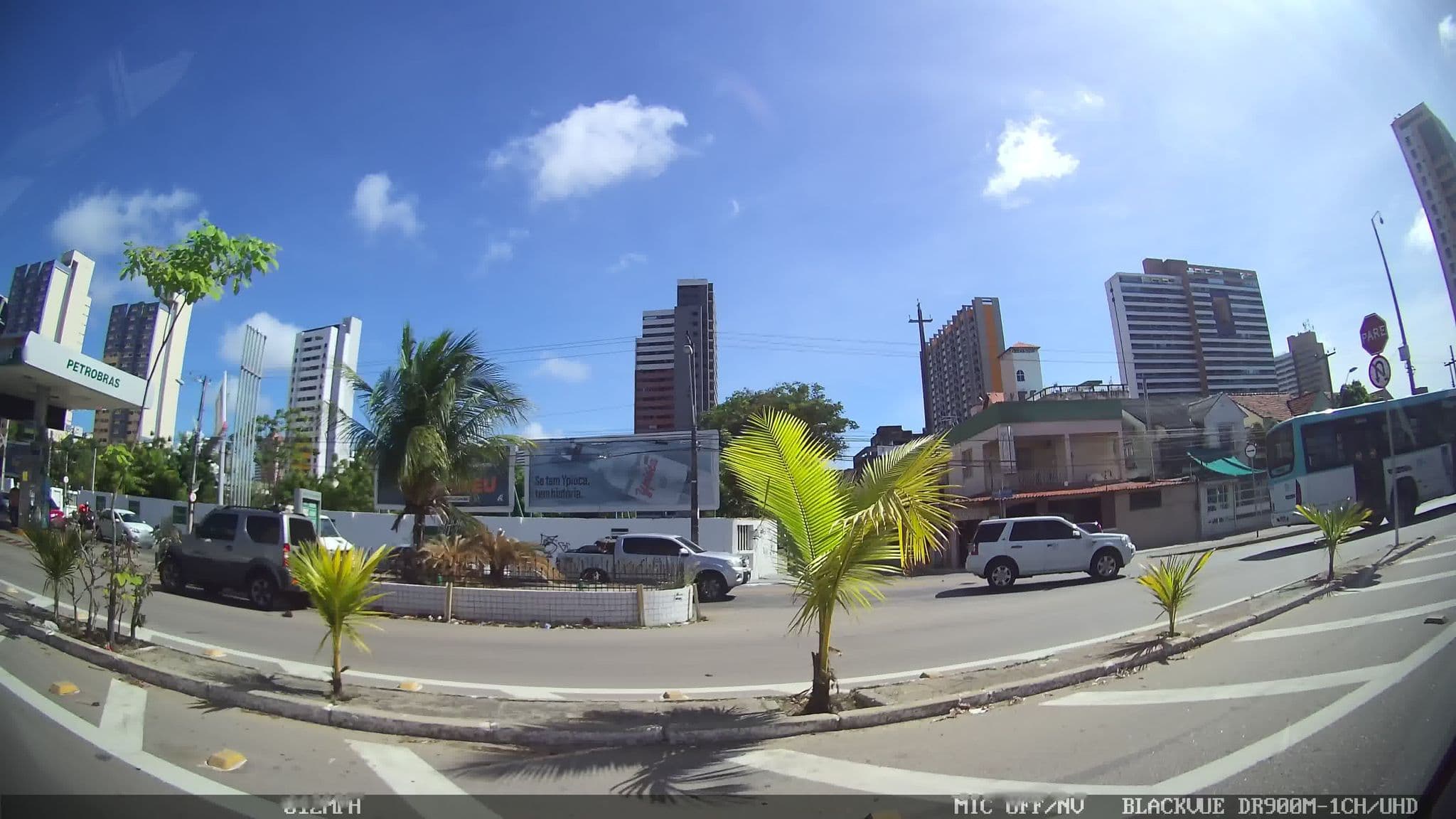 Street view near Hotel Iracema, Fortaleza — © kaart_1 (CC BY-SA · Mapillary)