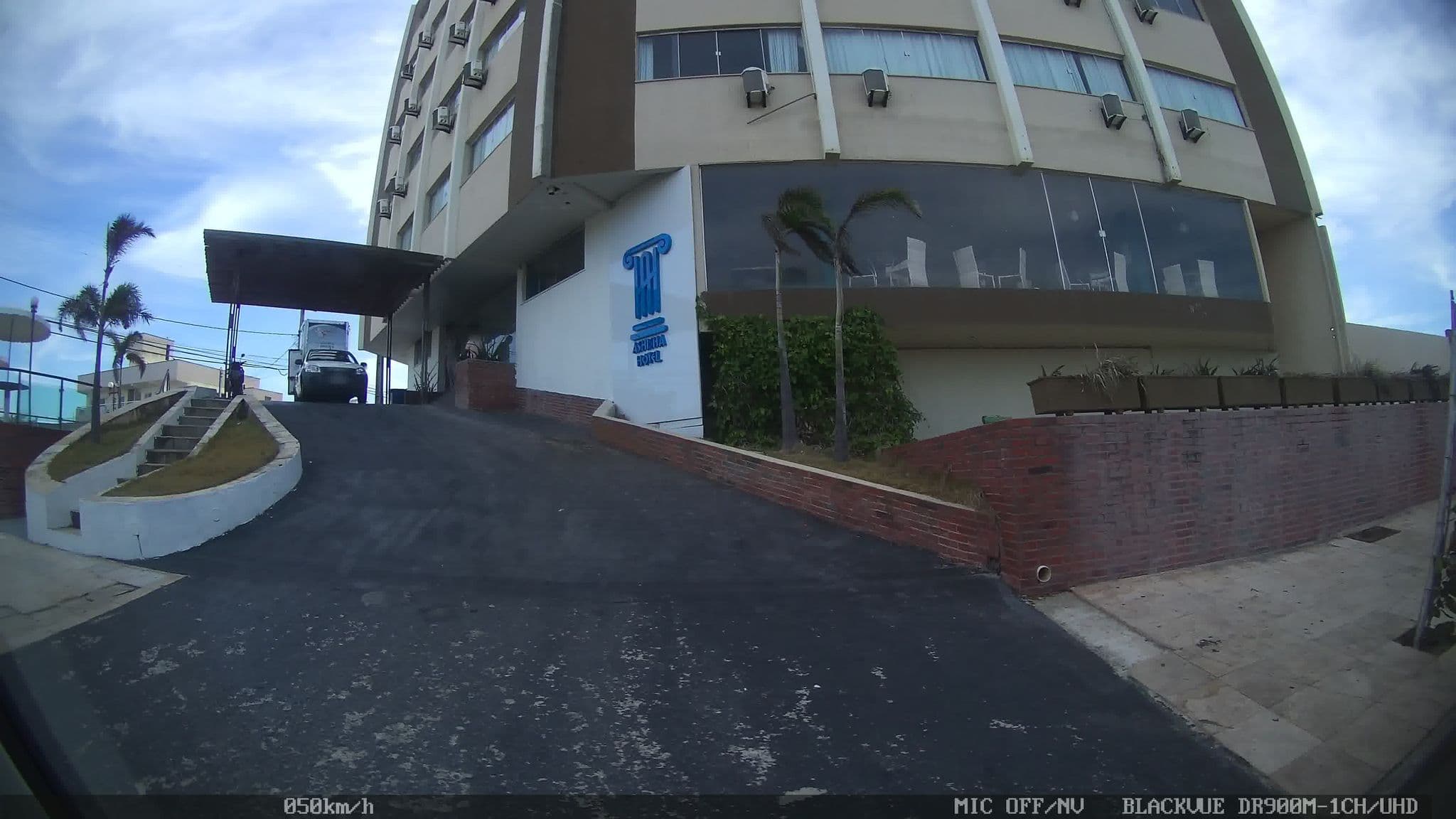 Street view near Barrudada Palace Hotel, Fortaleza — © kaart_1 (CC BY-SA · Mapillary)