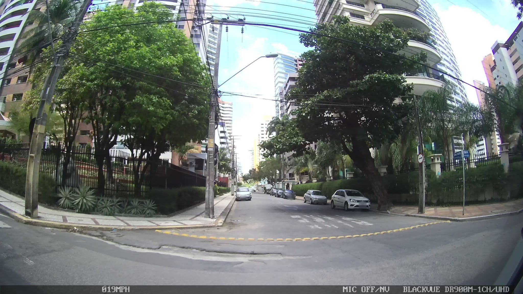 Street view near Hotel Luzeiros (Quarto 806), Fortaleza — © kaart_1 (CC BY-SA · Mapillary)