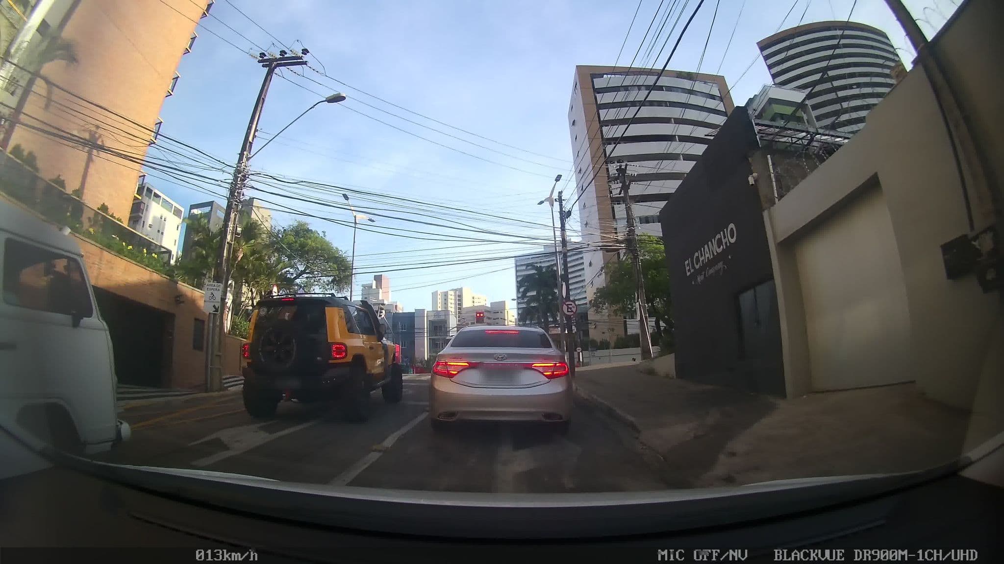 Street view near Bristol Jangada Hotel, Fortaleza — © kaart_1 (CC BY-SA · Mapillary)