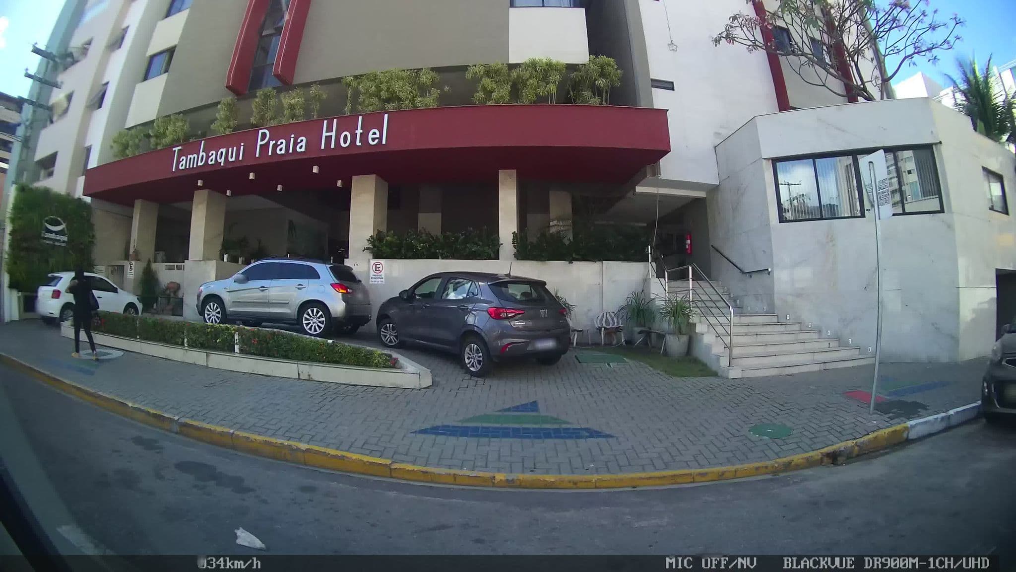 Street view near Hotel Tambaqui, Maceió — © kaart_2 (CC BY-SA · Mapillary)