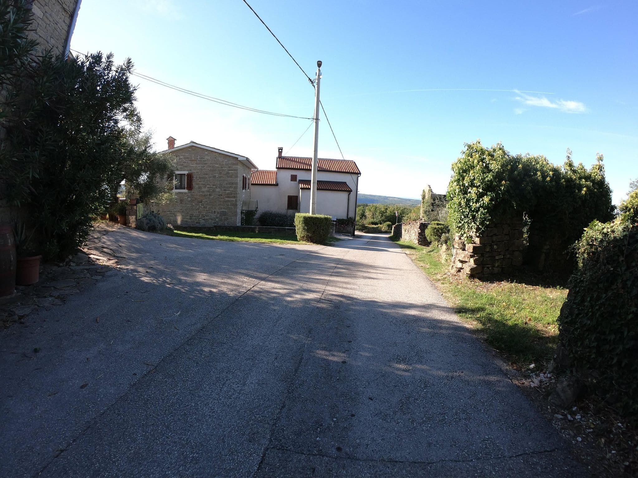 Street view near Damiani, Buje — © joostjakob (CC BY-SA · Mapillary)