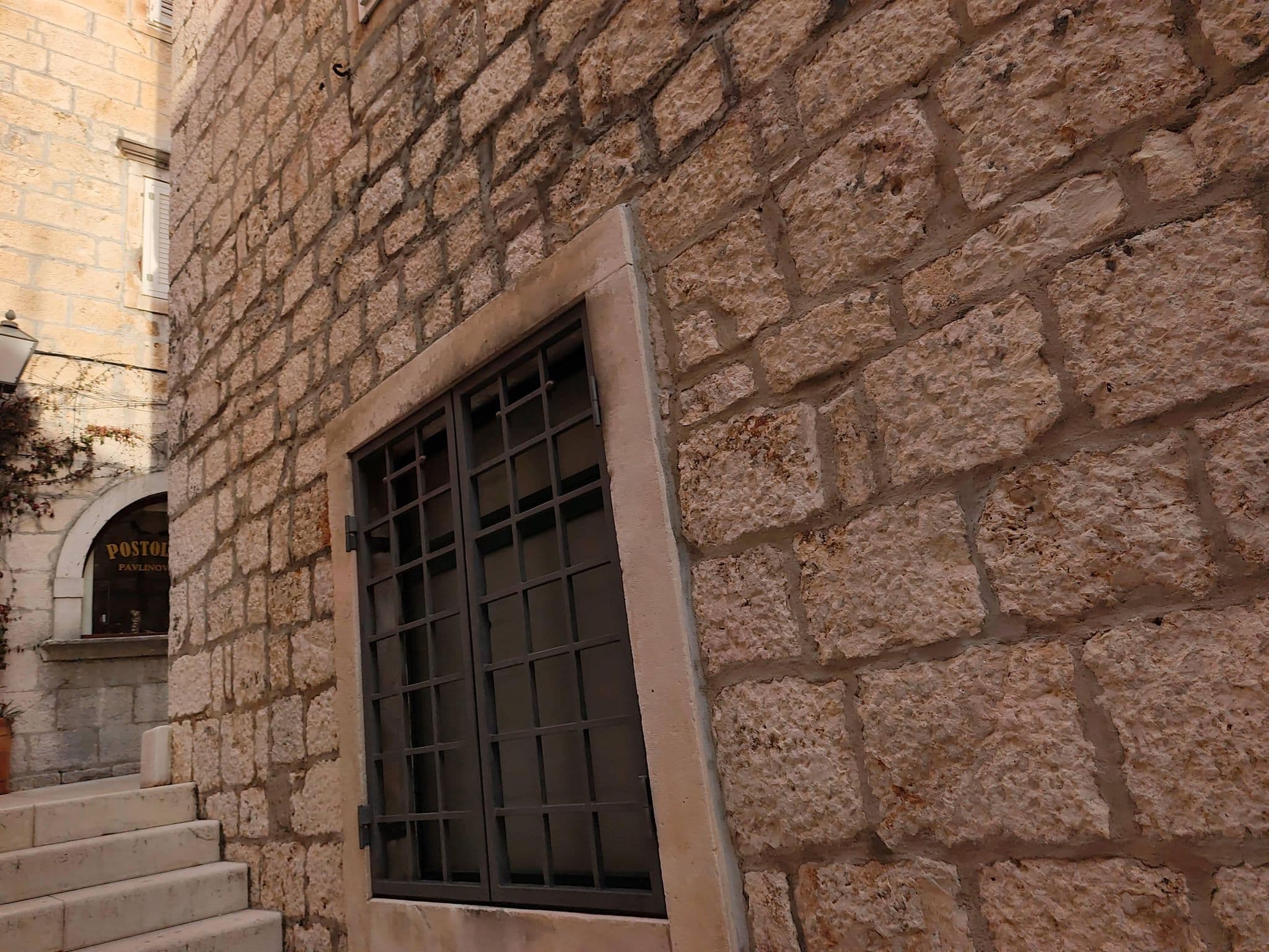 Street view near Hrpina heritage house I, Makarska — © Duro (CC BY-SA · Mapillary)