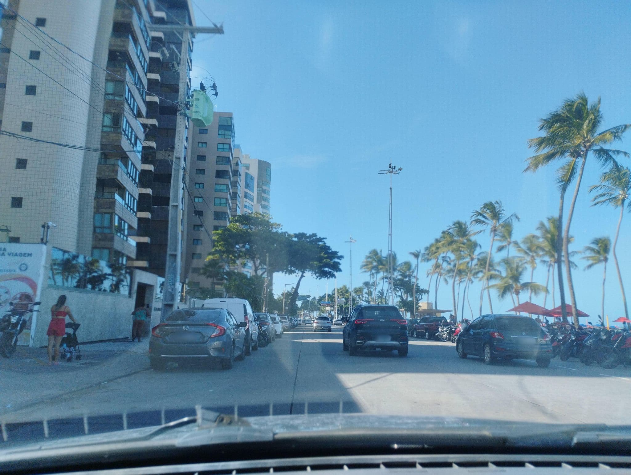 Street view near Hotel Tivoli Recife - Quarto 405, Recife — © raphaelmirc (CC BY-SA · Mapillary)