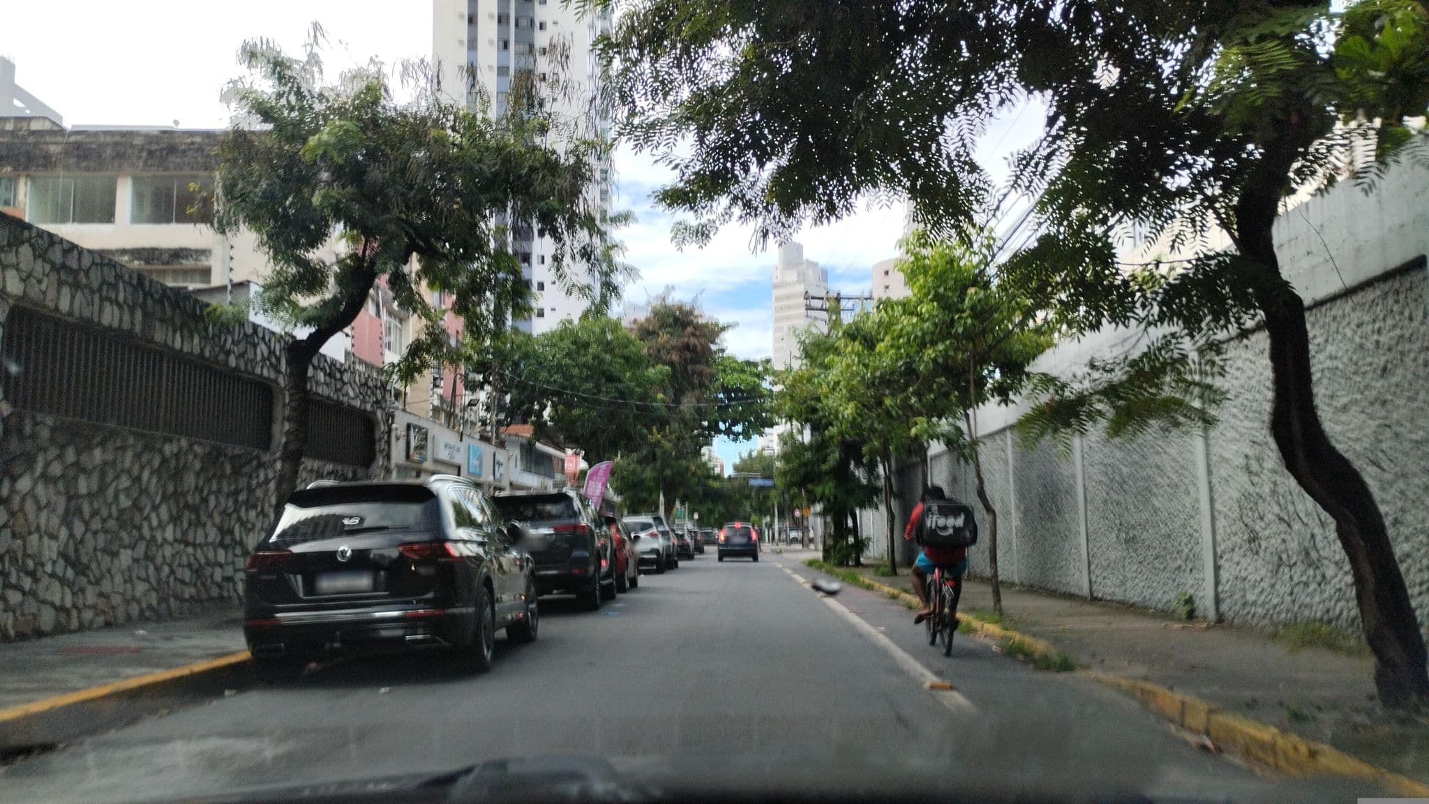 Street view near Apraiana Hostel, Recife — © raphaelmirc (CC BY-SA · Mapillary)