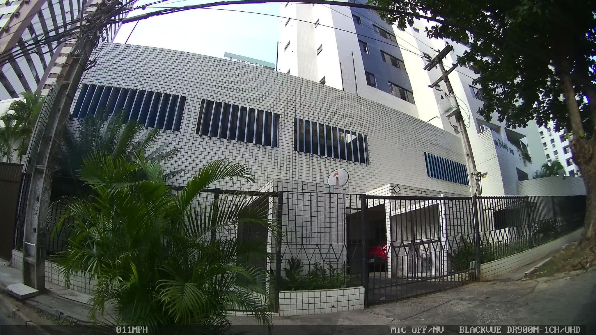 Street view near hotel recanto dos lobos, Recife — © kaart_4 (CC BY-SA · Mapillary)