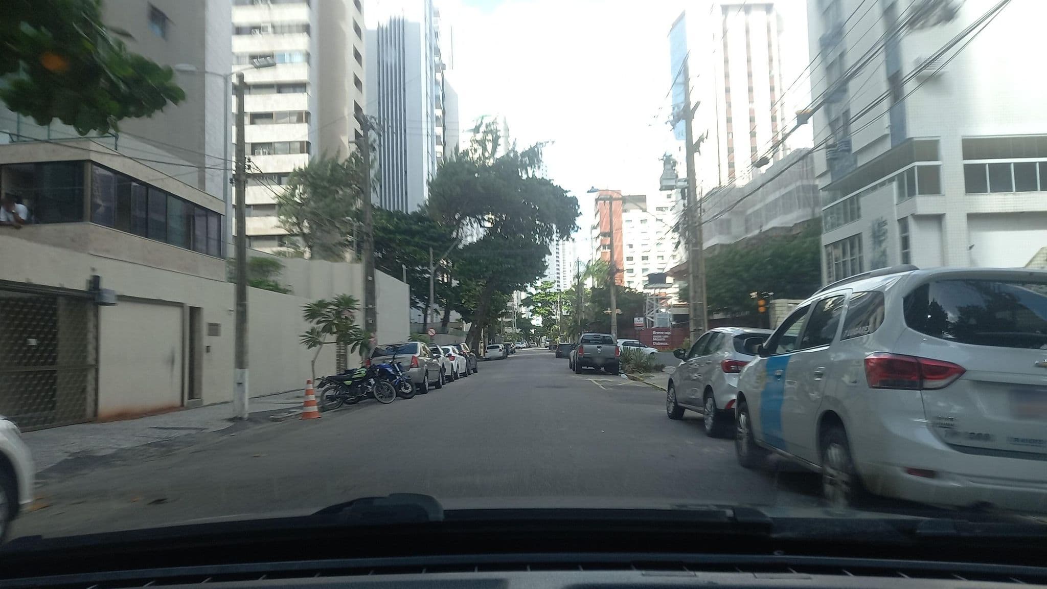 Street view near Canarius Palace Hotel Recife, Recife — © Kaart_Local (CC BY-SA · Mapillary)