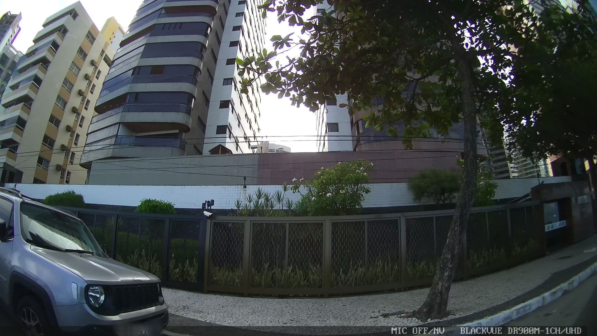 Street view near Boa Viagem Praia Hotel, Recife — © kaart_4 (CC BY-SA · Mapillary)