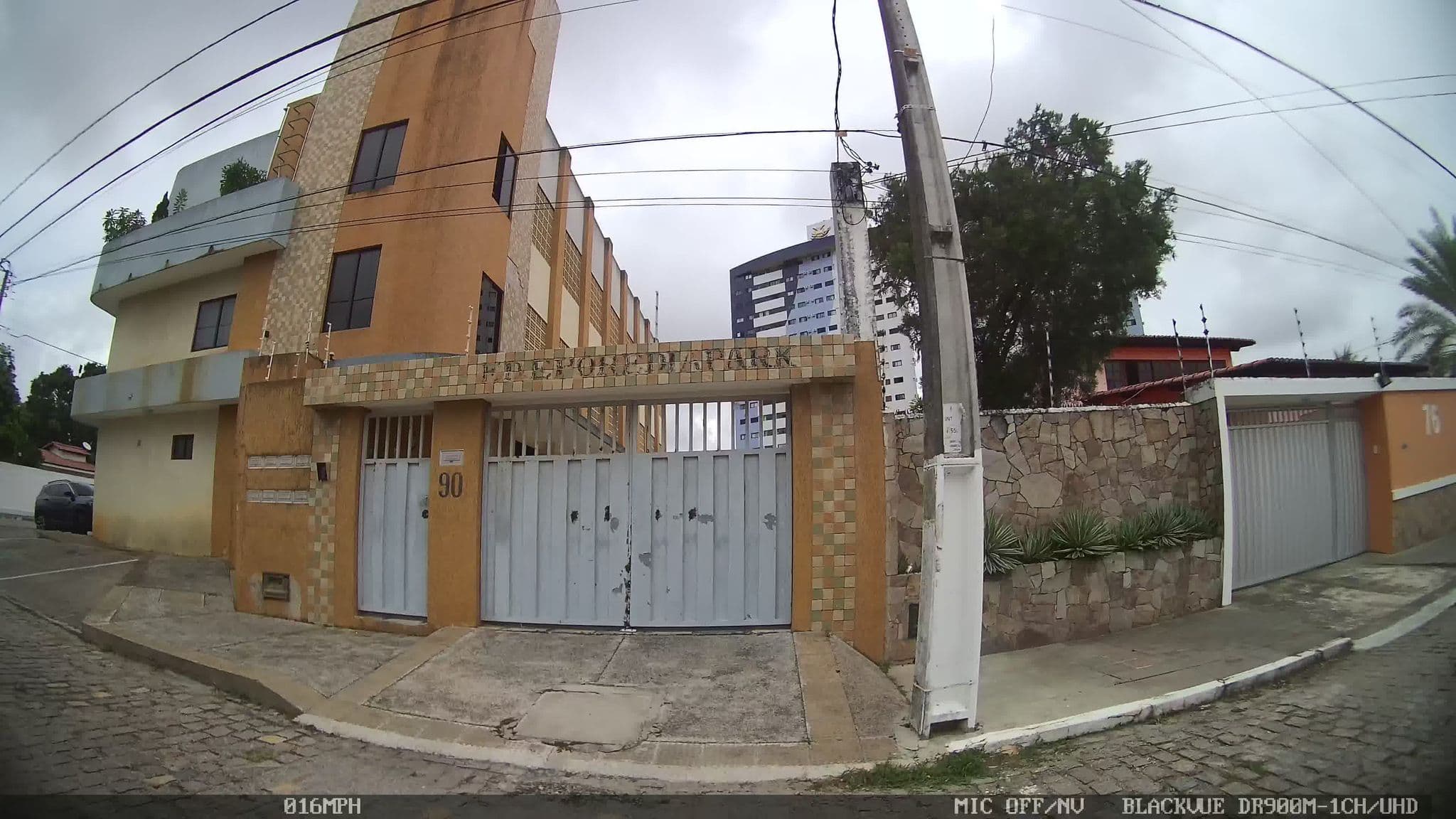 Street view near Eporedia Plaza, Natal — © kaart_4 (CC BY-SA · Mapillary)