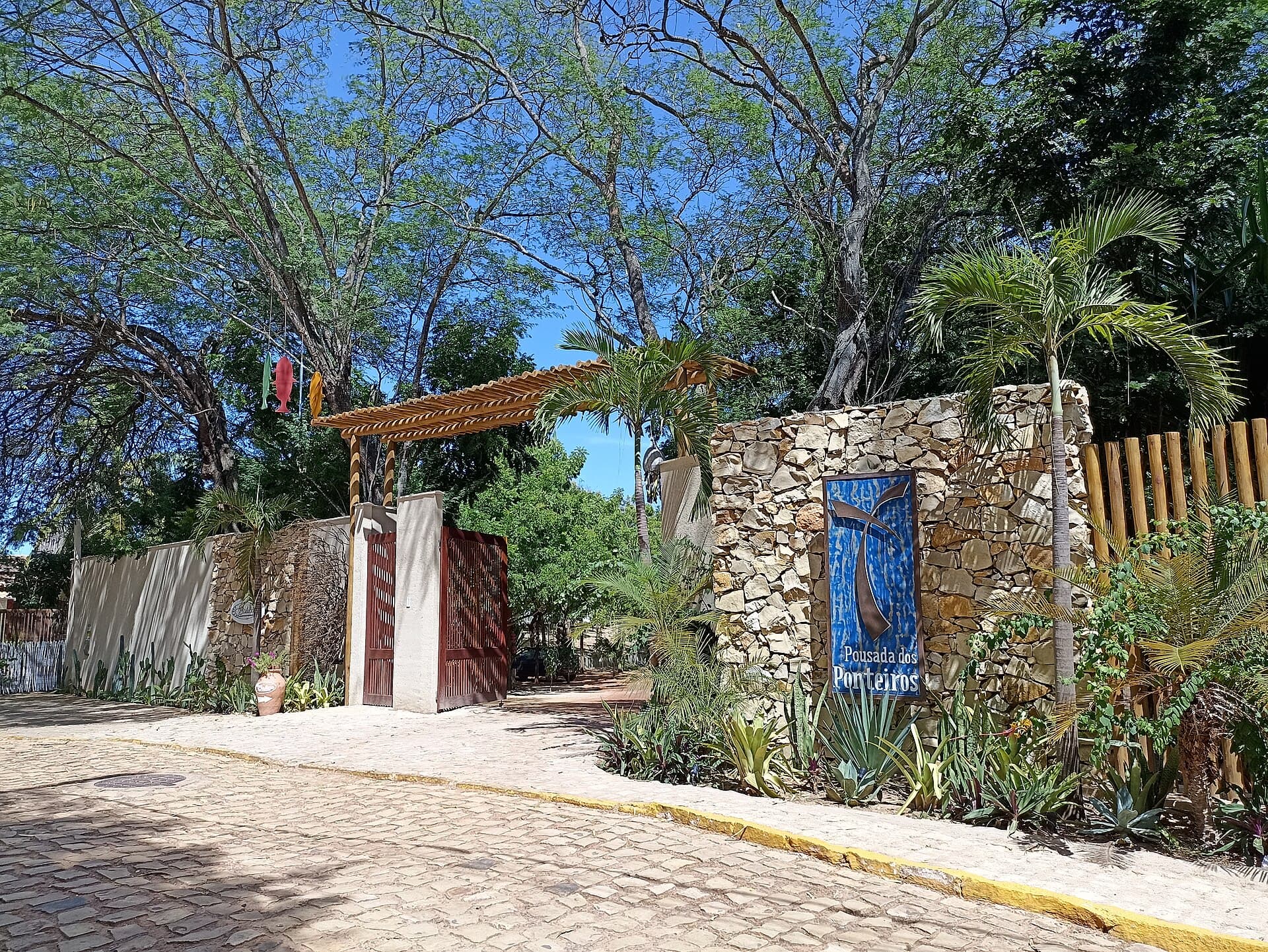 Pousada dos Ponteiros (via Wikimedia Commons, CC BY-SA 4.0)