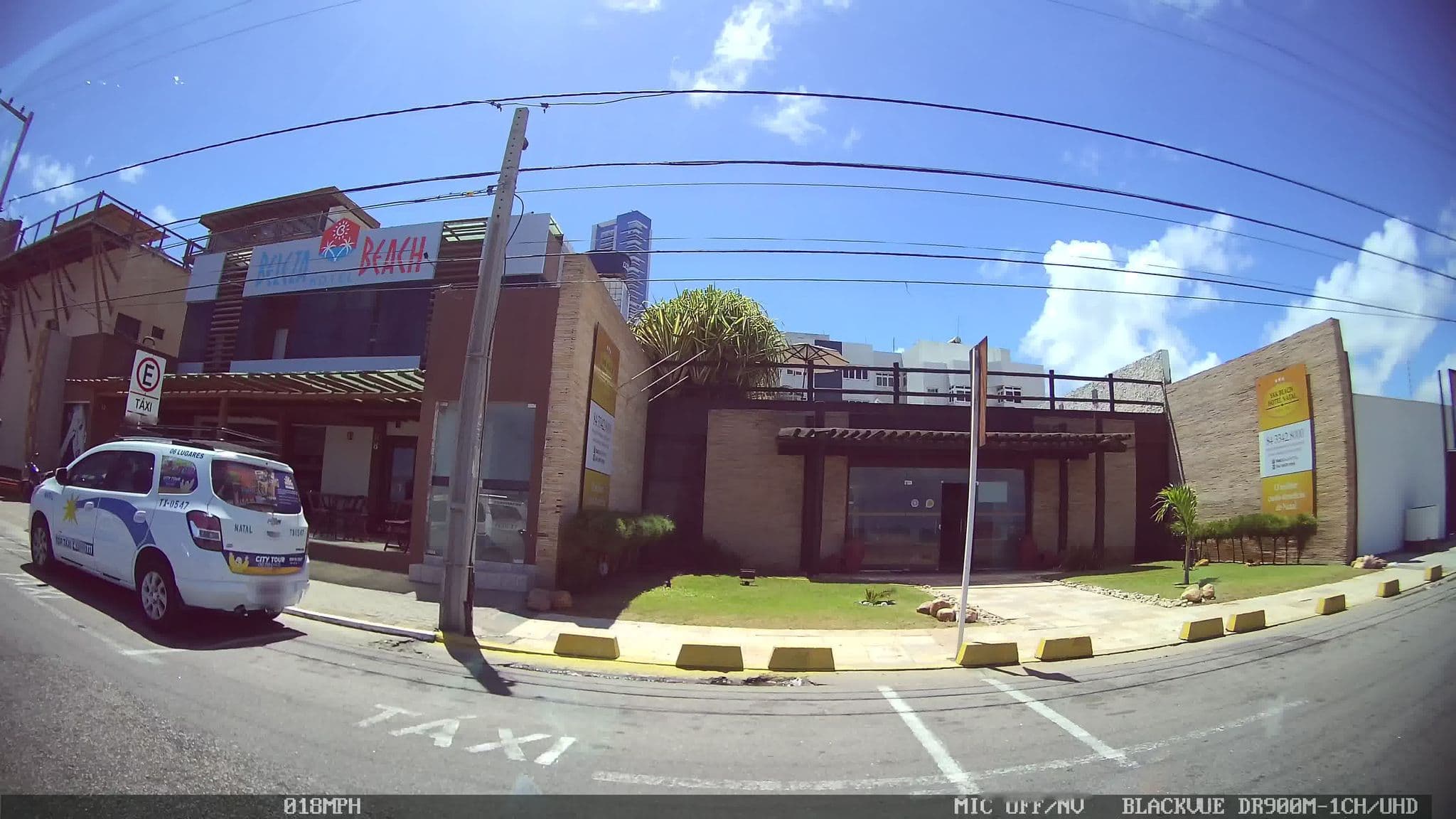 Street view near Hotel Porto Mirim, Natal — © kaart_4 (CC BY-SA · Mapillary)
