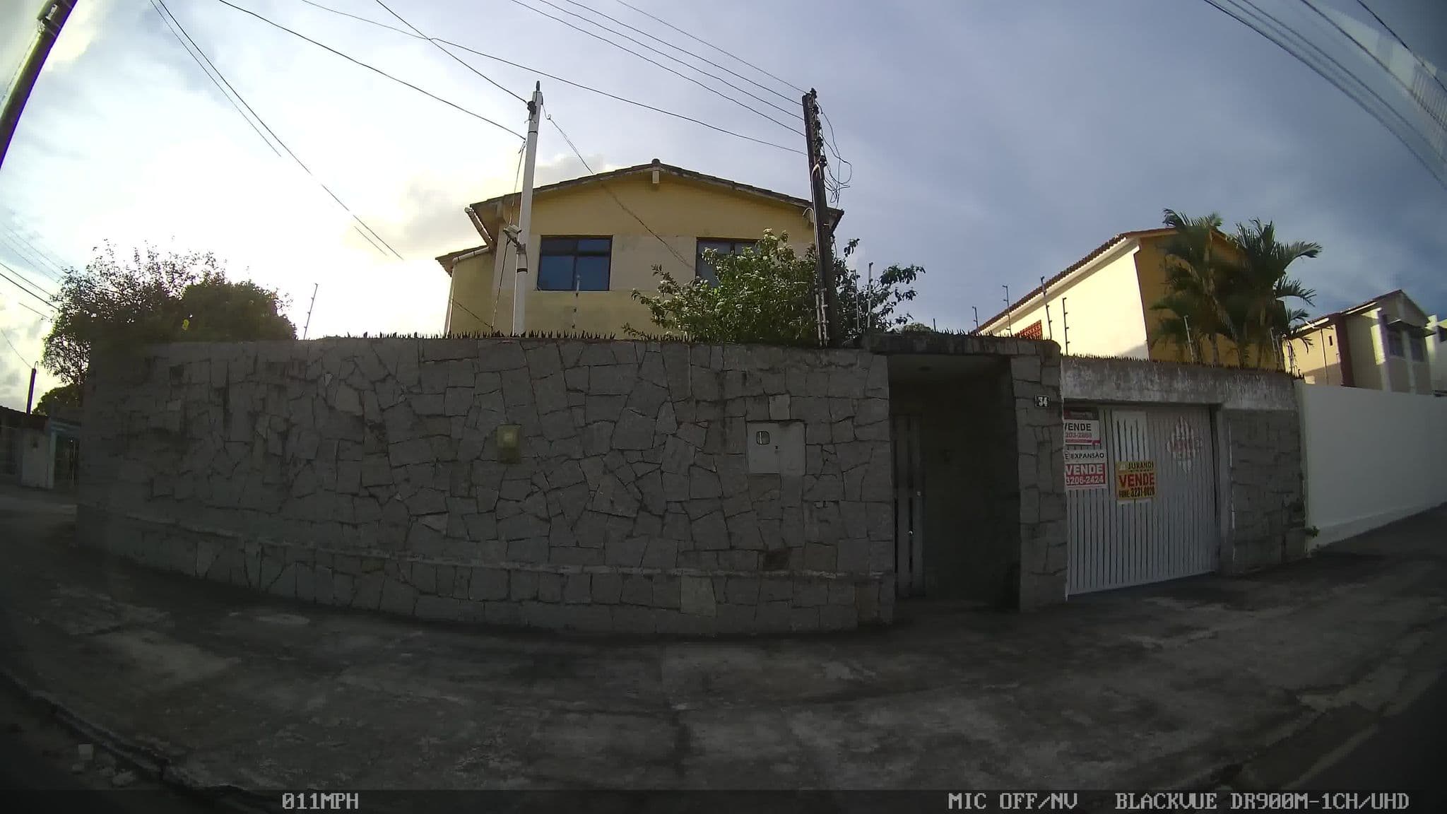 Street view near Dunas Hostel, Natal — © kaart_4 (CC BY-SA · Mapillary)