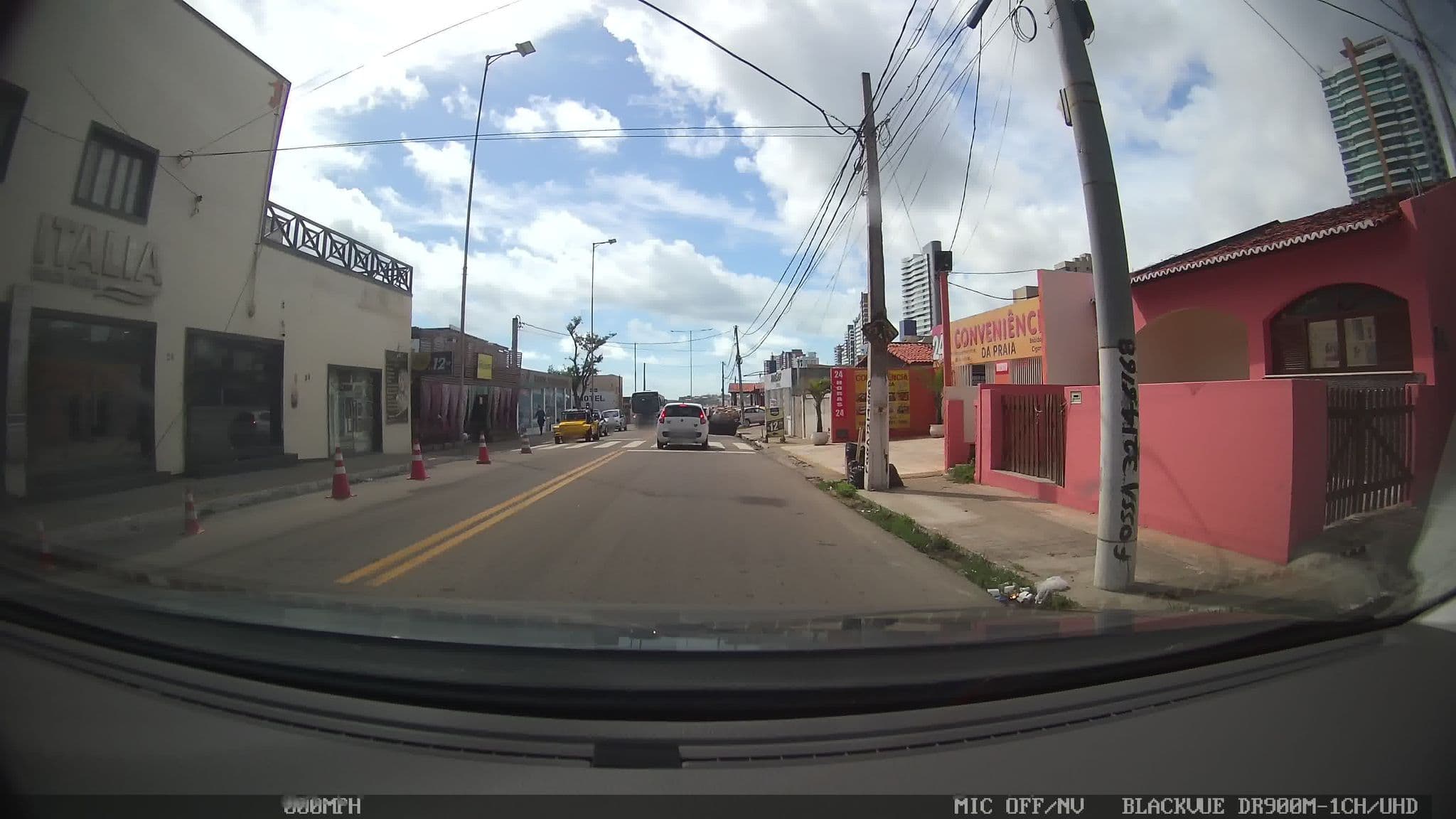 Street view near Hotel Itália Beach, Natal — © kaart_4 (CC BY-SA · Mapillary)