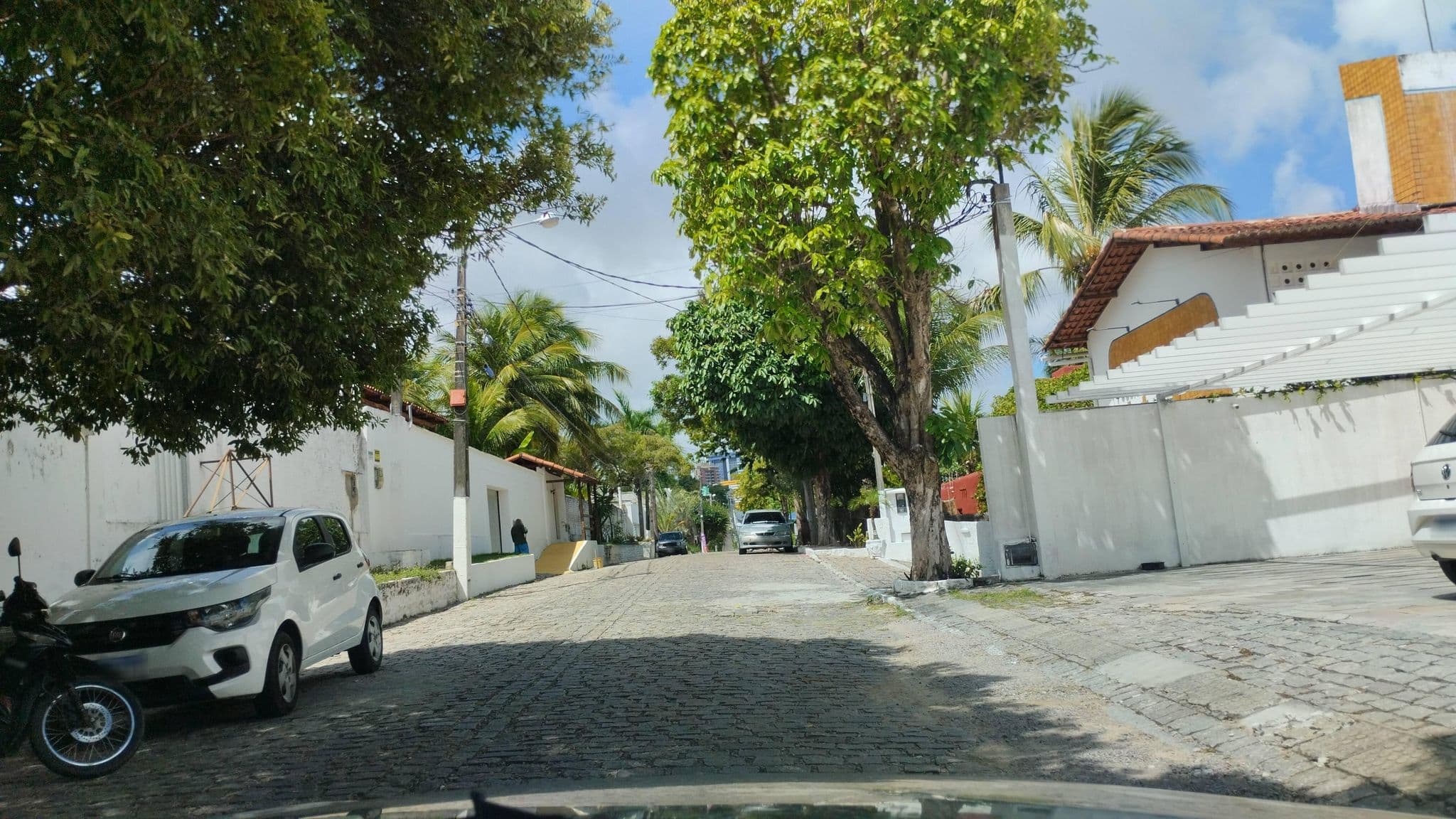 Street view near Margherita Apart Hotel, Natal — © Kaart_Local (CC BY-SA · Mapillary)