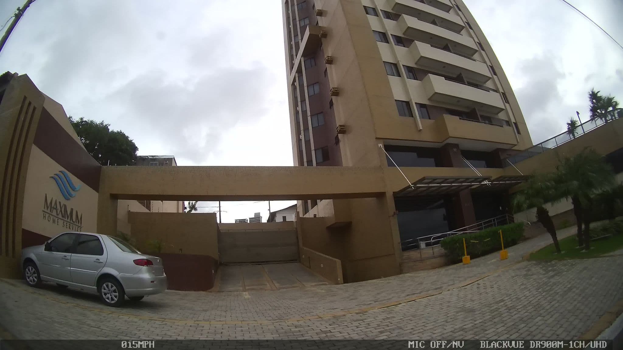 Street view near Littoral Maximum Flat, Natal — © kaart_4 (CC BY-SA · Mapillary)
