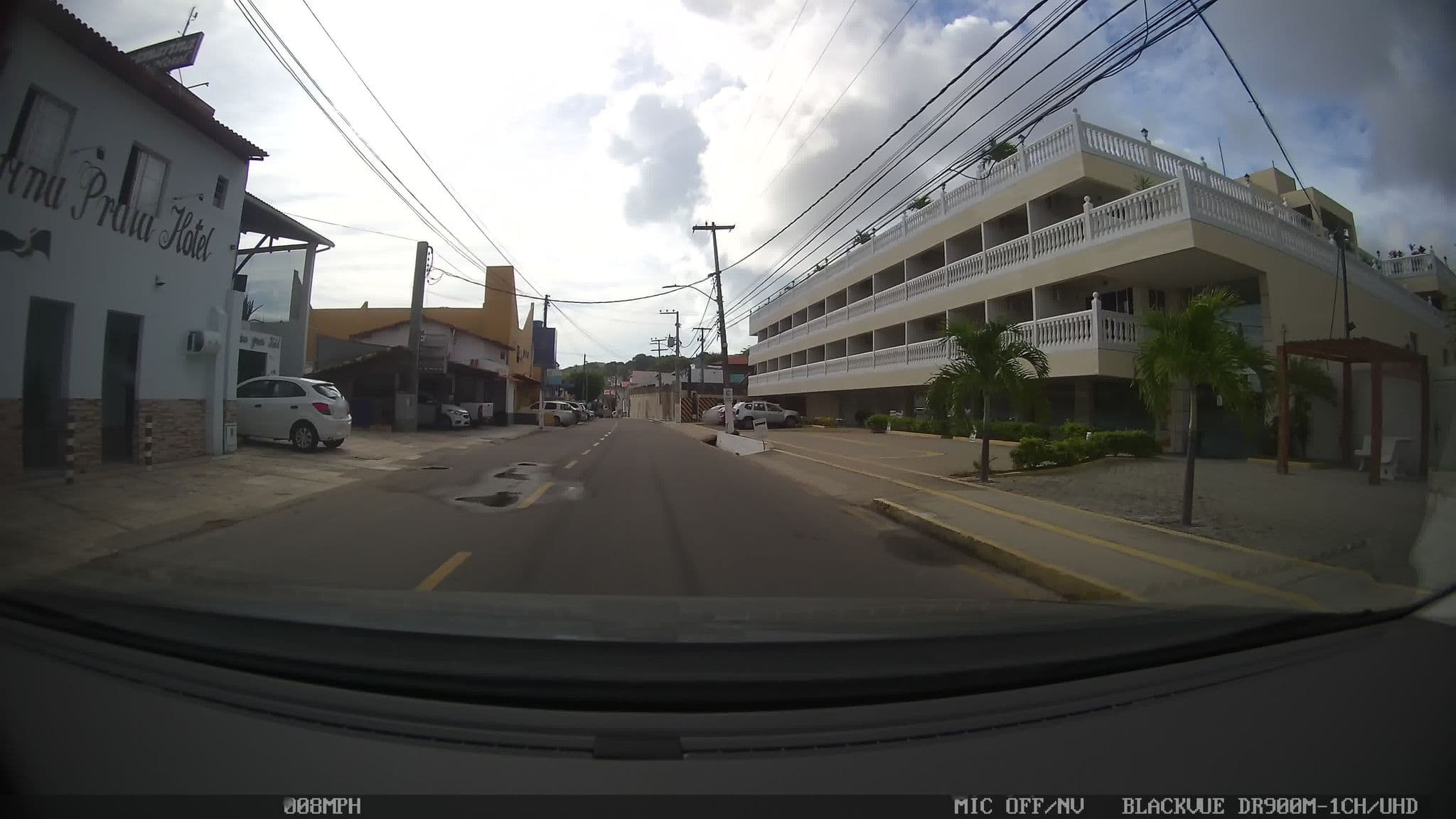 Street view near Aquamarina Praia Hotel, Natal — © kaart_4 (CC BY-SA · Mapillary)