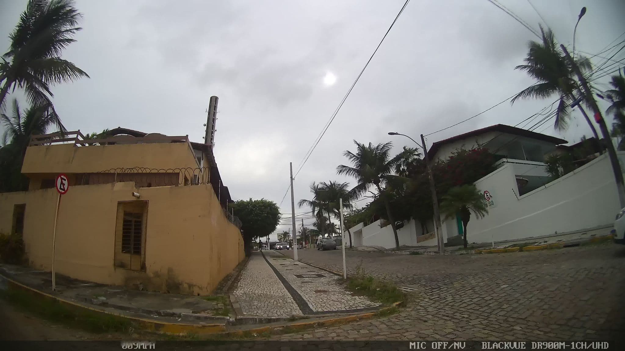 Street view near Casa Turquesa, Natal — © kaart_4 (CC BY-SA · Mapillary)