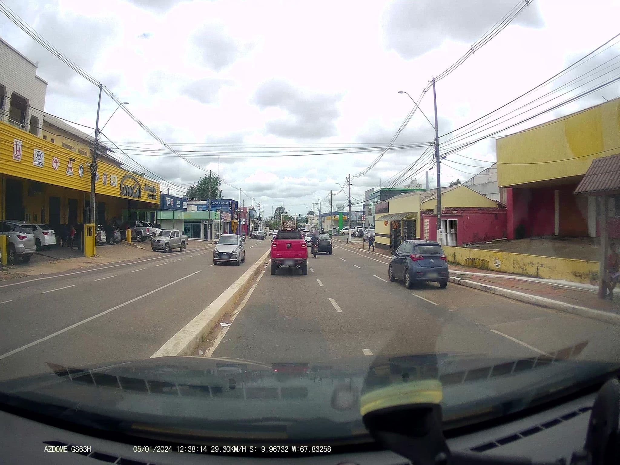 Street view near Jamile Palace Hotel, Rio Branco — © jaderbavaresco (CC BY-SA · Mapillary)