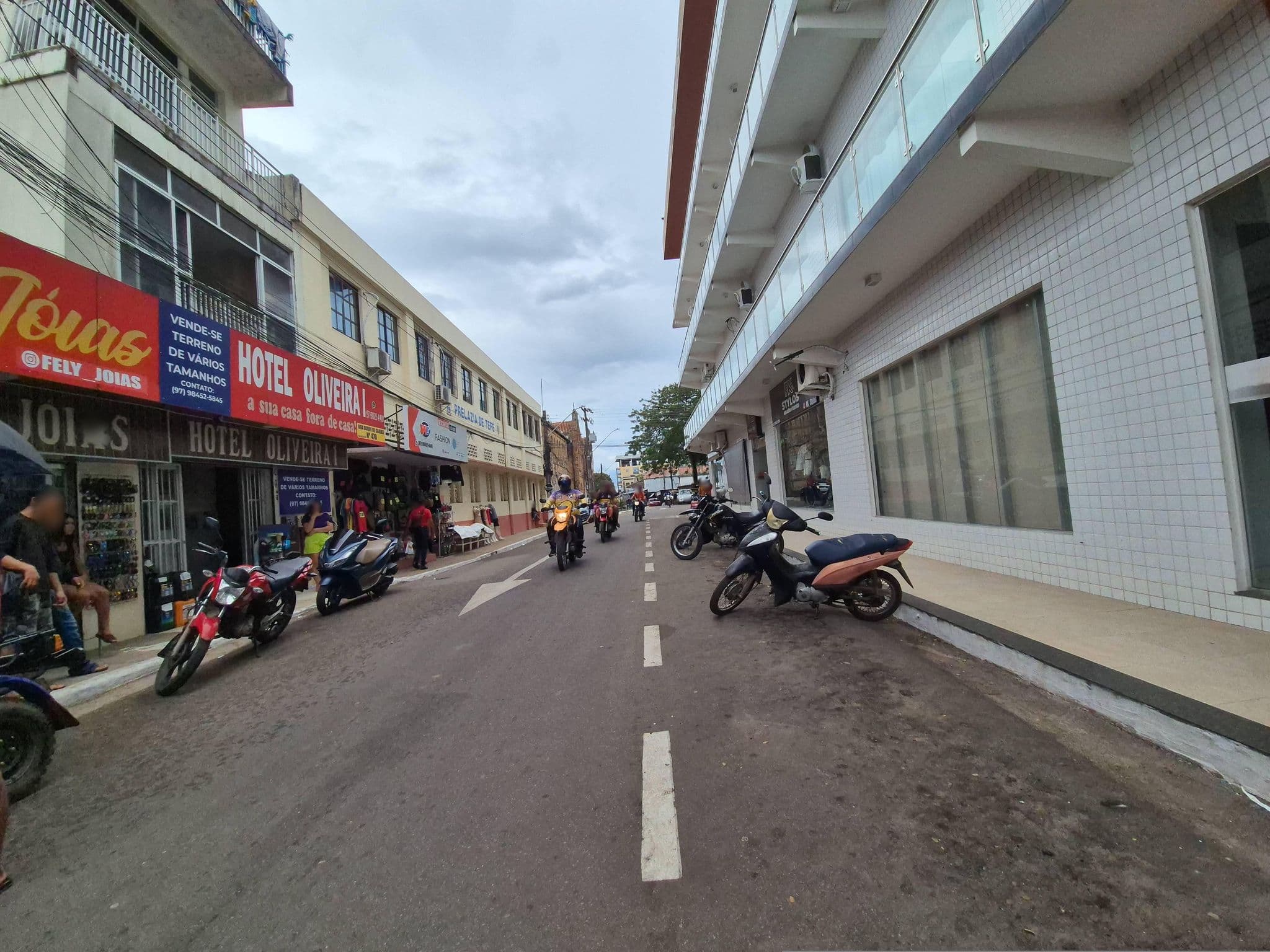 Street view near Stylos Hall, Tefé — © matheus1989 (CC BY-SA · Mapillary)