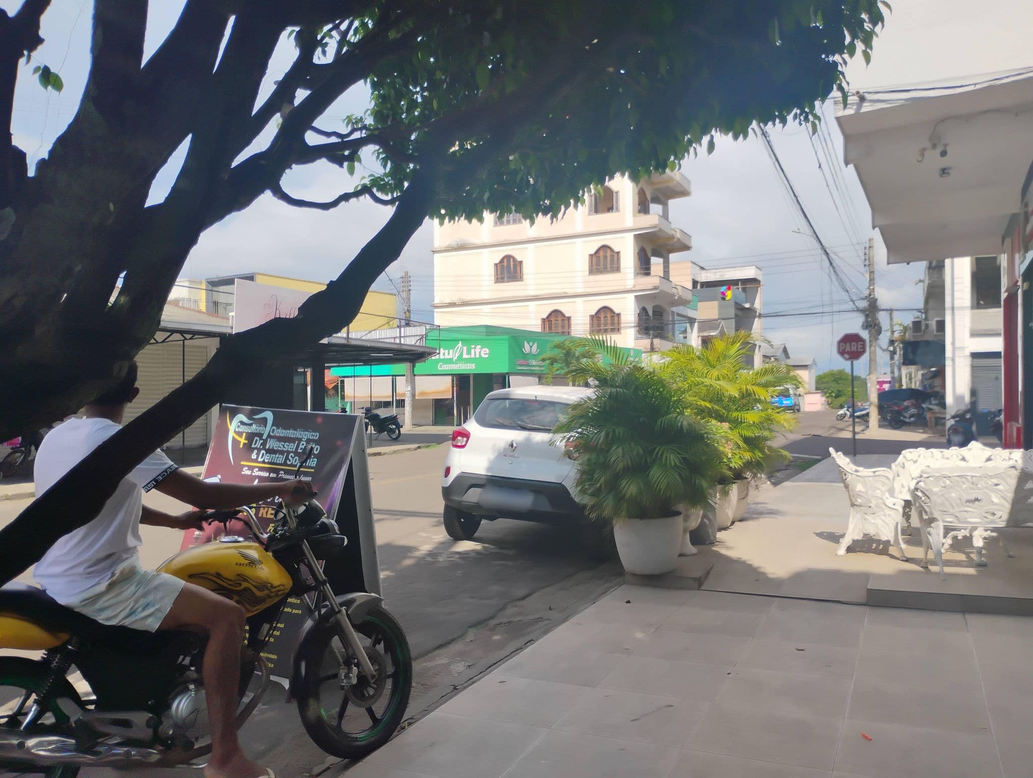 Street view near Hotel Visual, Tefé — © Edney_Santos (CC BY-SA · Mapillary)