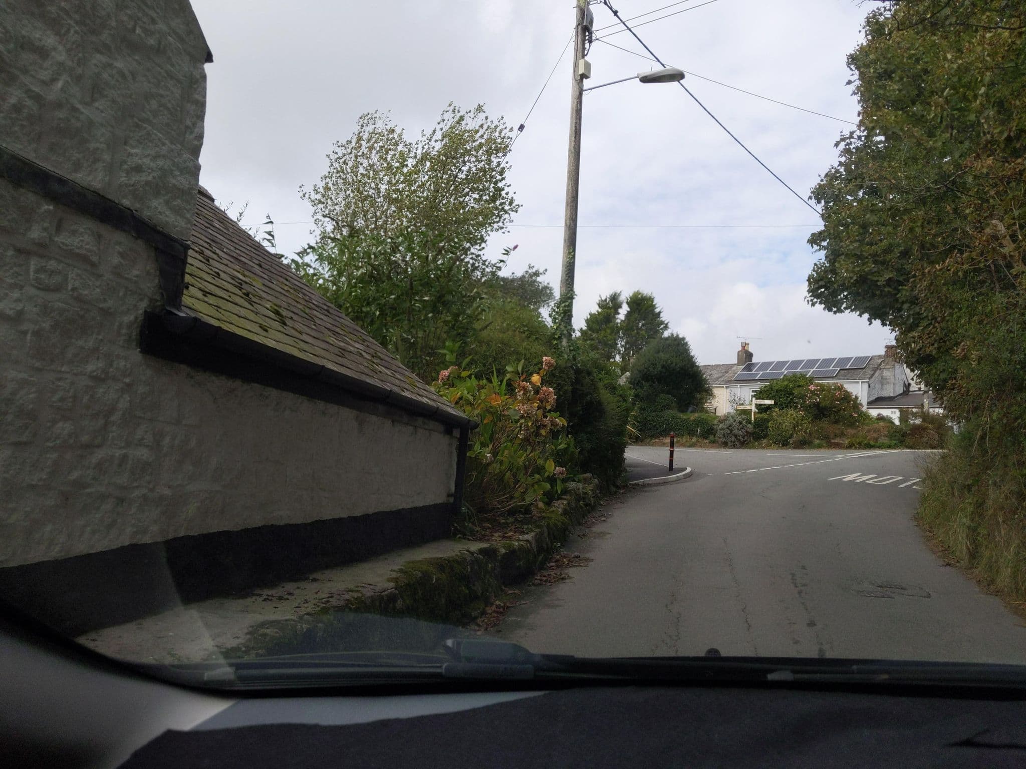 Street view near The Crown Inn, Lostwithiel — © WaggyDog (CC BY-SA · Mapillary)