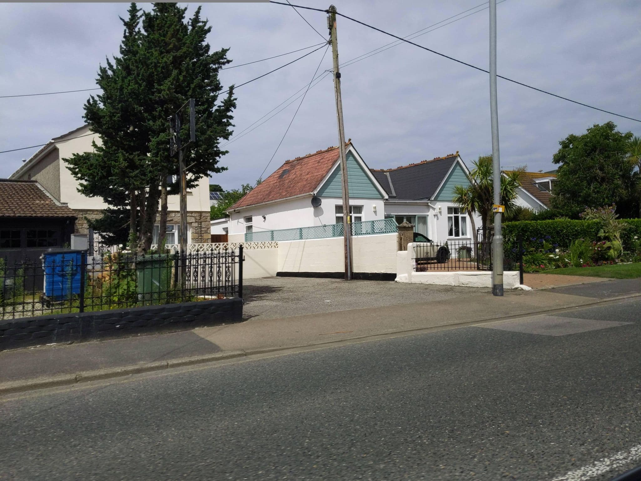 Street view near Tamarisk, Hayle — © WaggyDog (CC BY-SA · Mapillary)