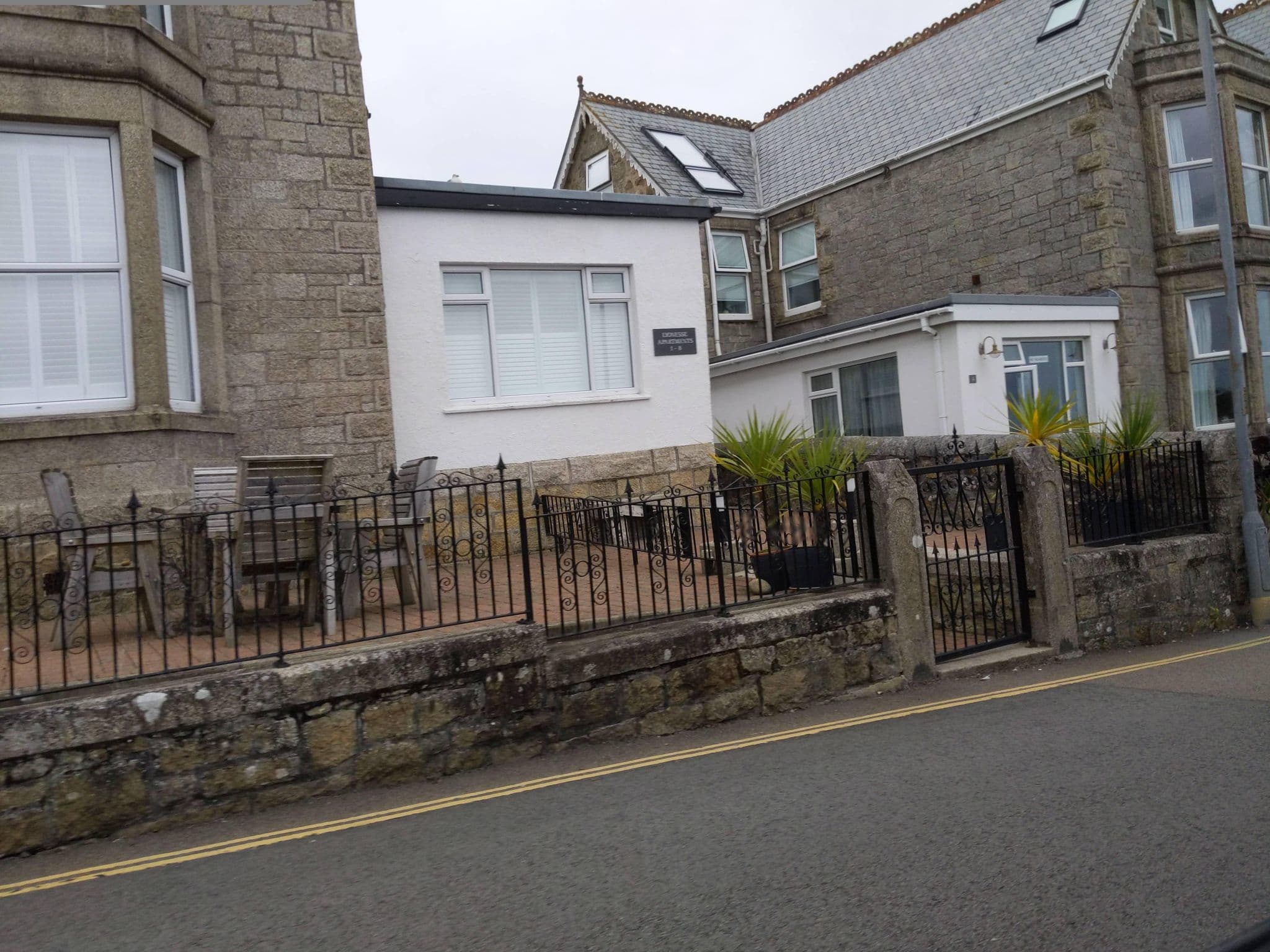 Street view near Lyonnesse Apartments, St Ives — © WaggyDog (CC BY-SA · Mapillary)