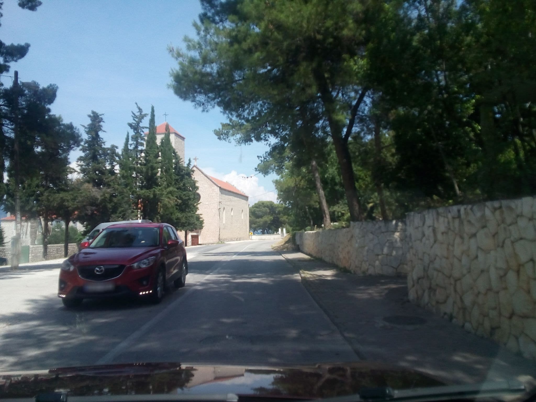 Street view near Hotel Sveti Križ, Okrug Gornji — © karthoo (CC BY-SA · Mapillary)