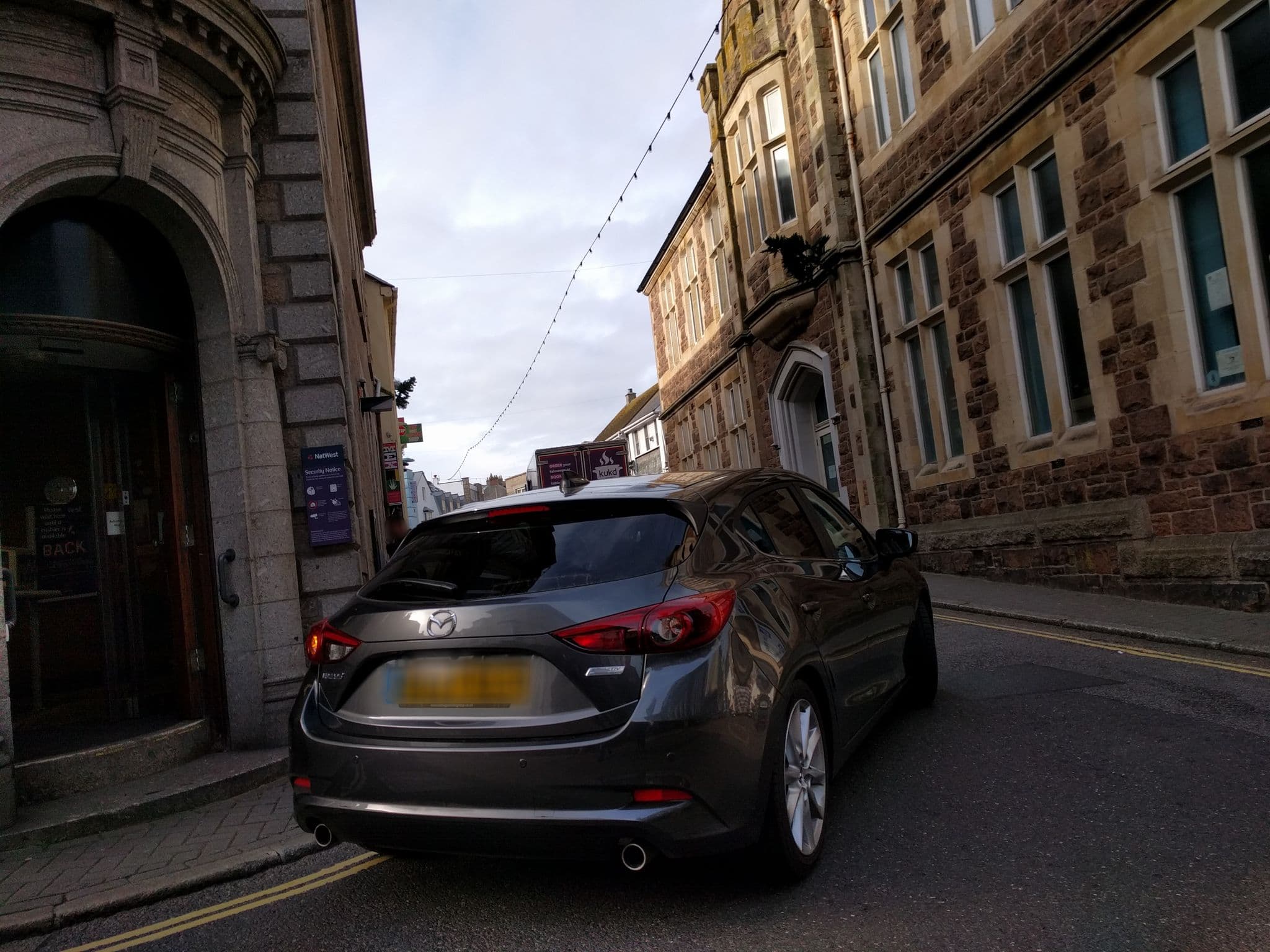 Street view near Queens Hotel, St Ives — © ebel (CC BY-SA · Mapillary)