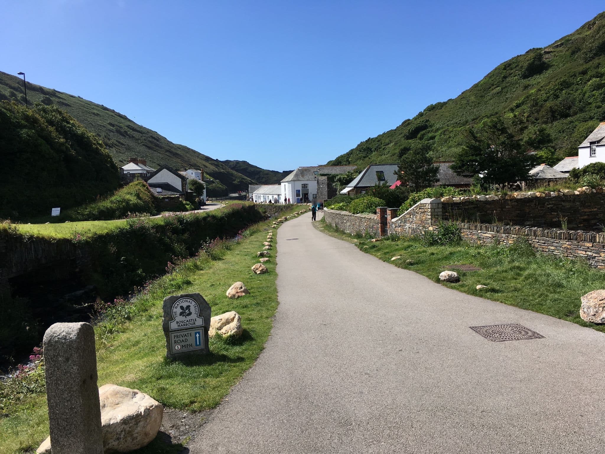 Street view near The Bridge House, Tintagel — © geow (CC BY-SA · Mapillary)