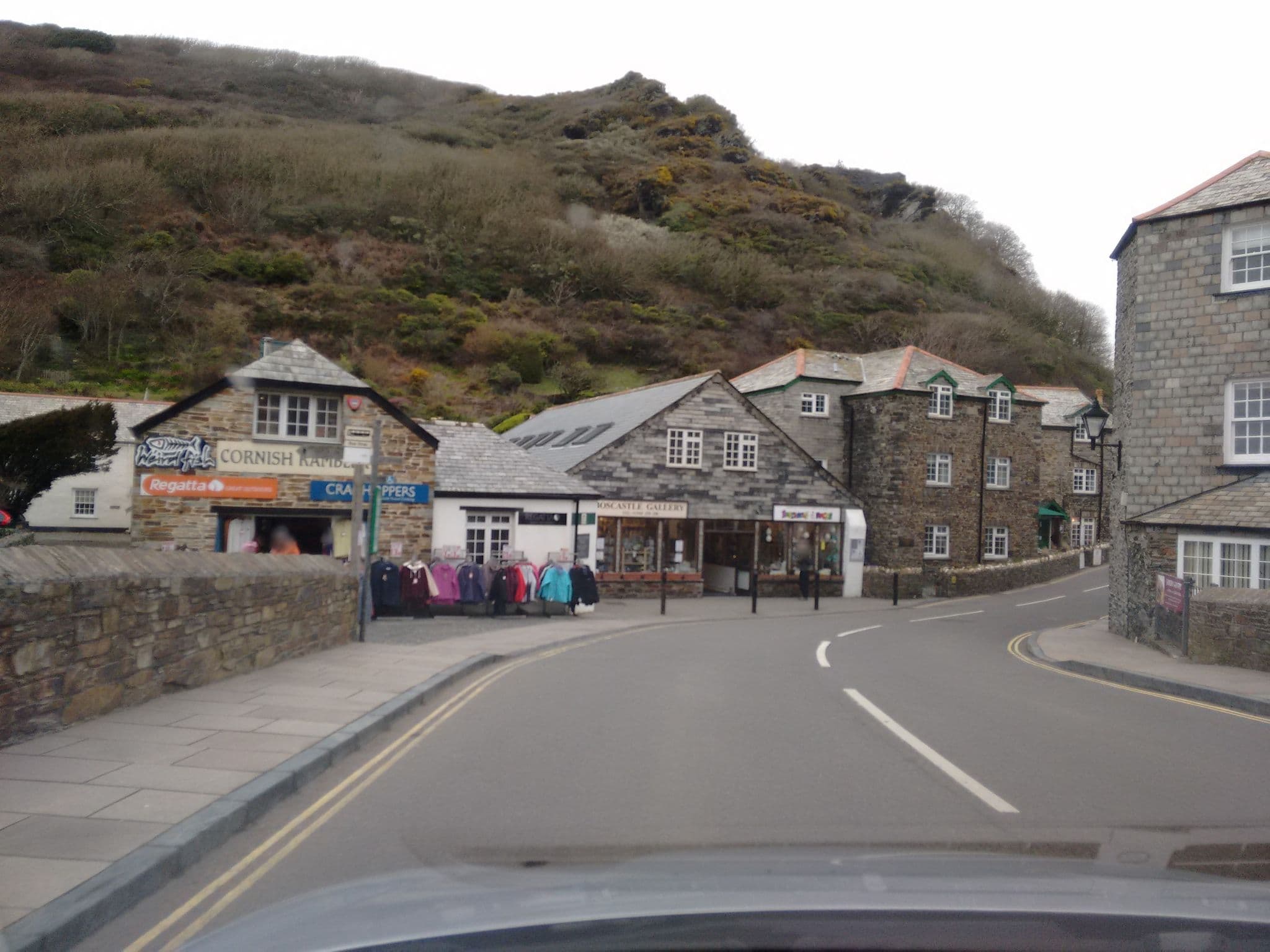 Street view near The Riverside, Tintagel — © rob (CC BY-SA · Mapillary)