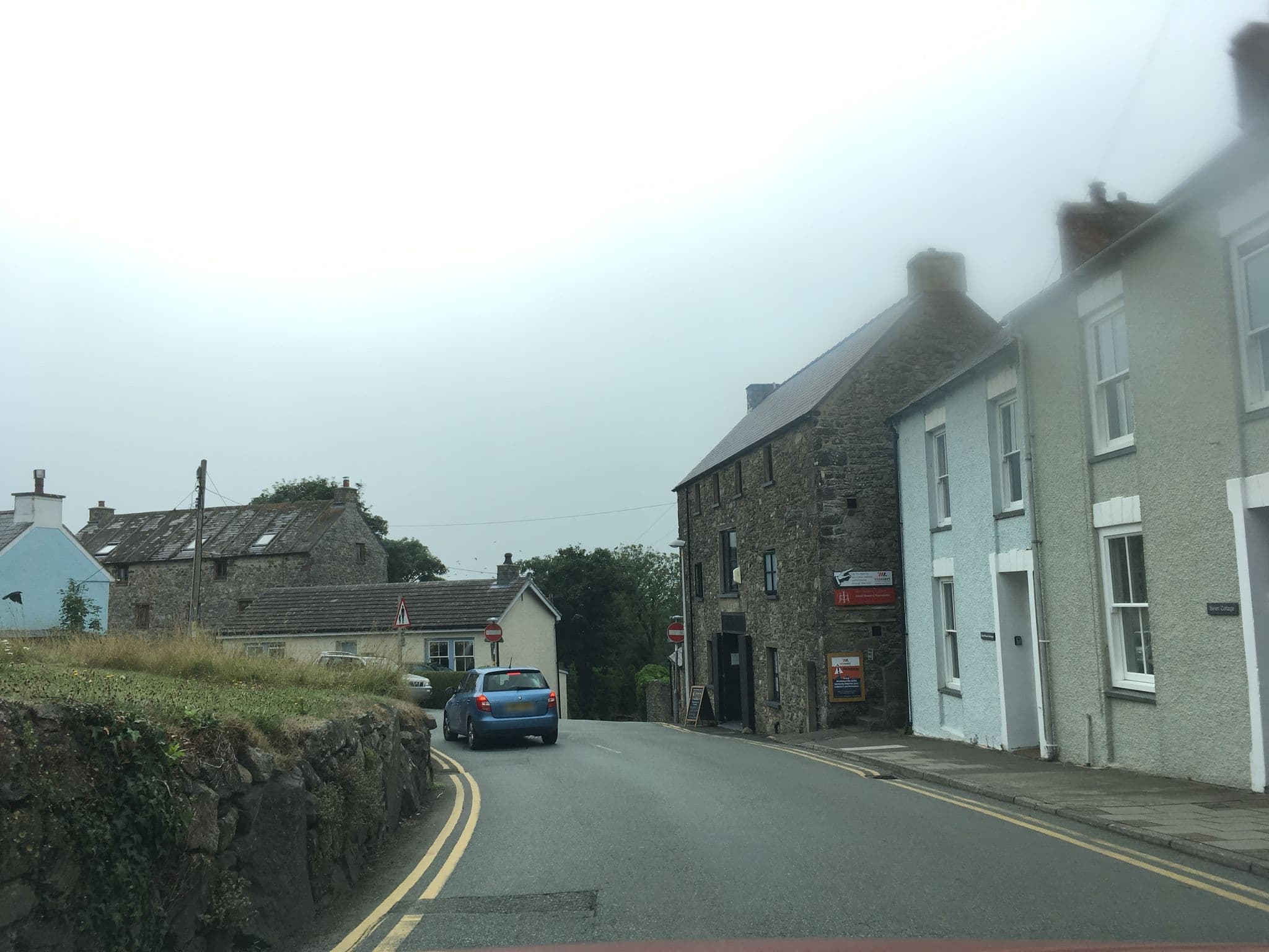 Street view near Cwtch Cottages, St.Davids, Pembrokeshire, Saint Davids — © southglos (CC BY-SA · Mapillary)