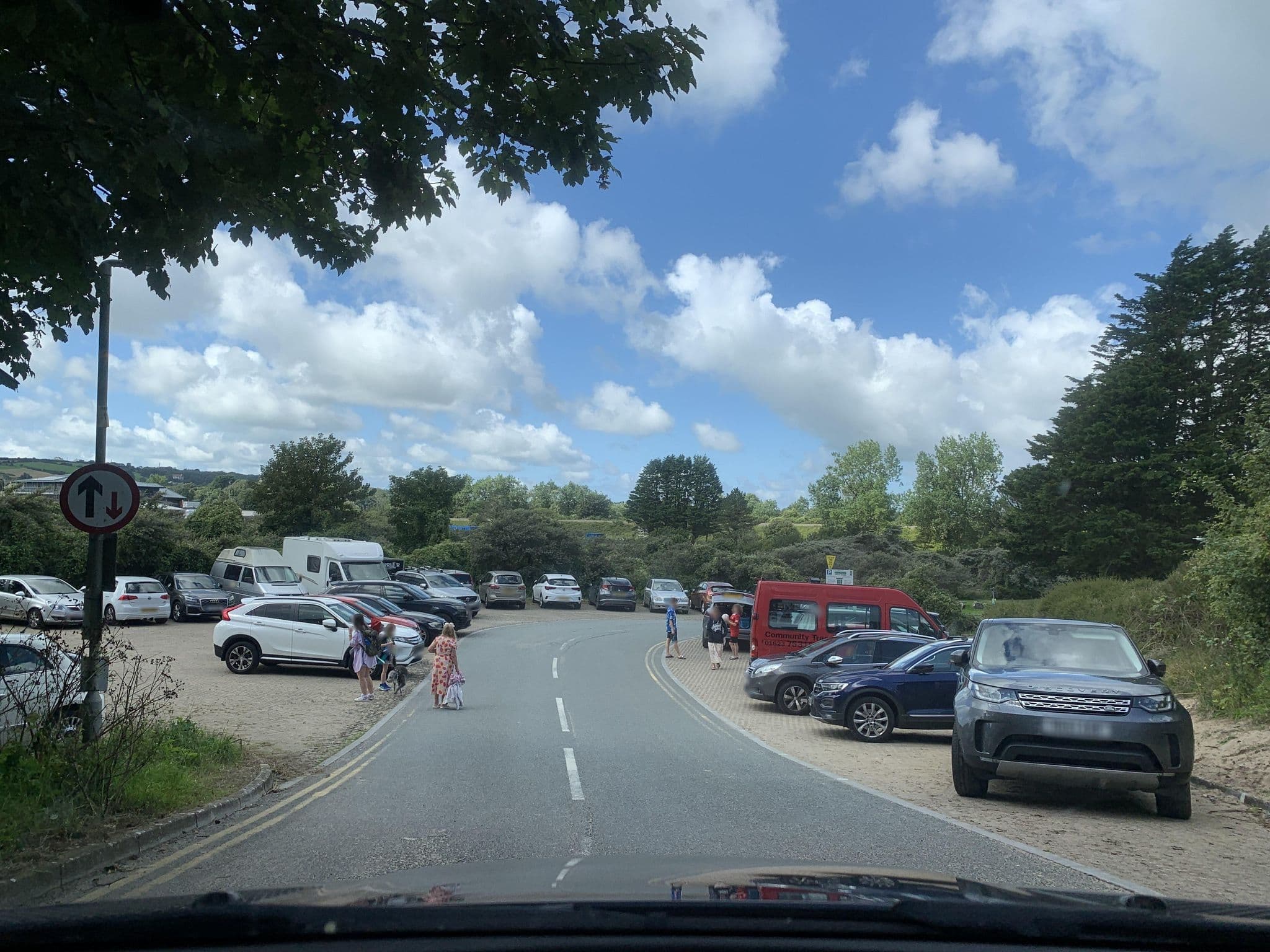 Street view near Kinloch Court, Tenby — © laye (CC BY-SA · Mapillary)