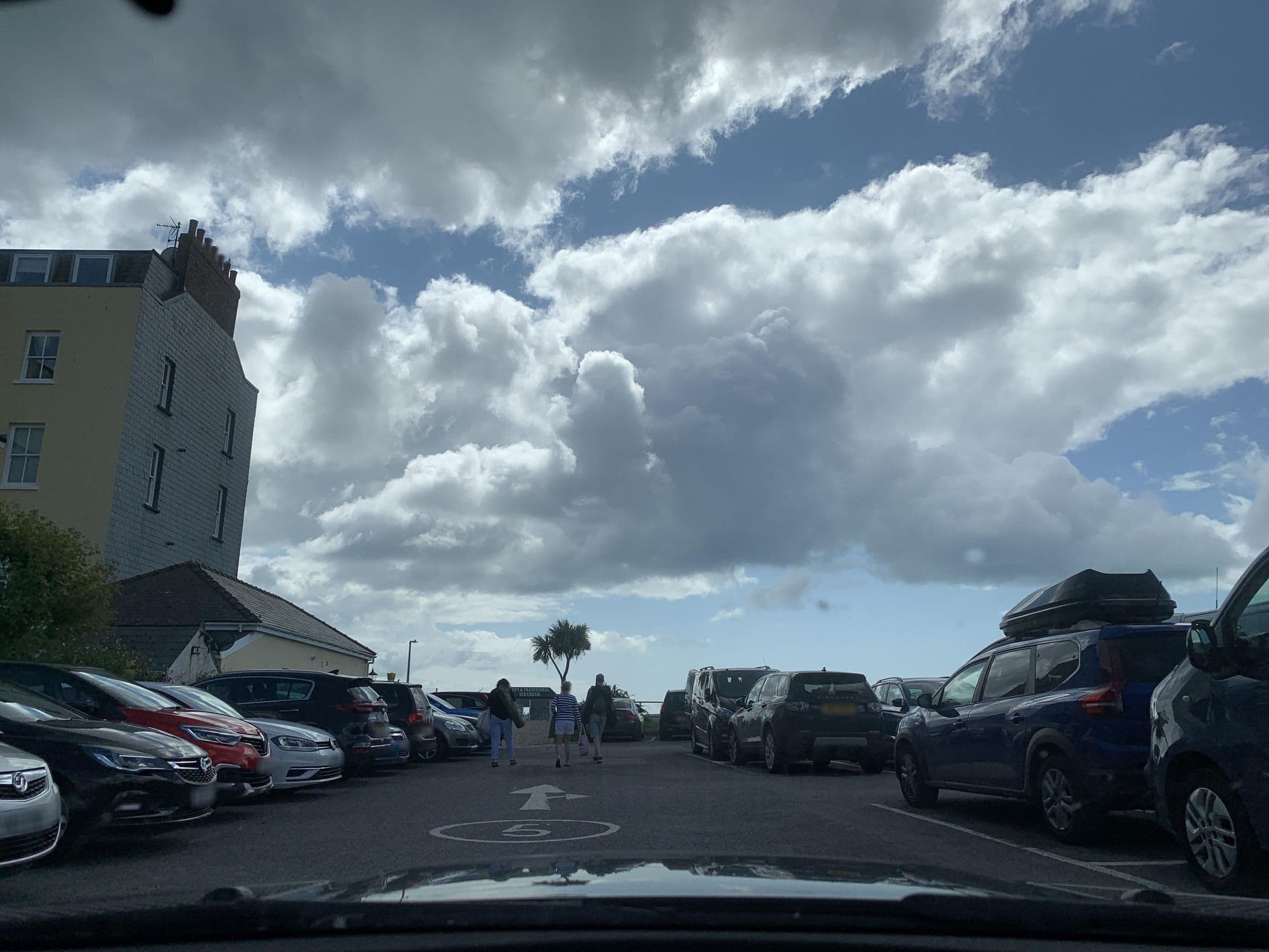 Street view near The Tall Ship Hotel, Tenby — © laye (CC BY-SA · Mapillary)