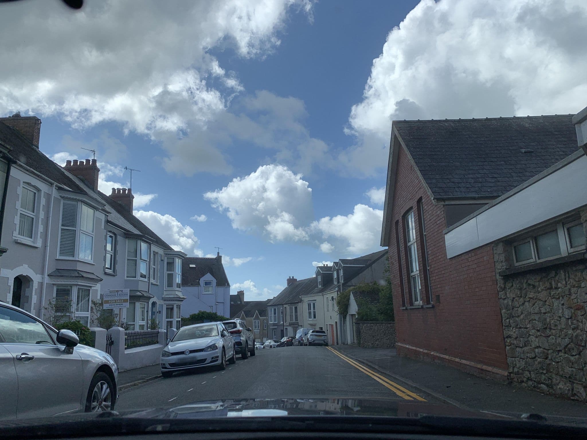 Street view near The New Woodlands Hotel, Tenby — © laye (CC BY-SA · Mapillary)