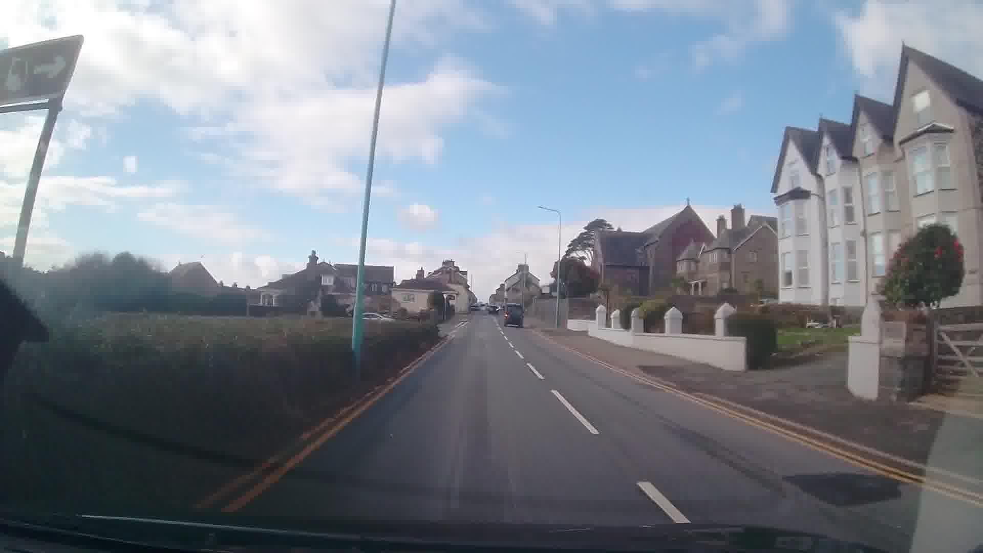 Street view near Min Y Gaer Guest House, Criccieth — © trigpoint (CC BY-SA · Mapillary)