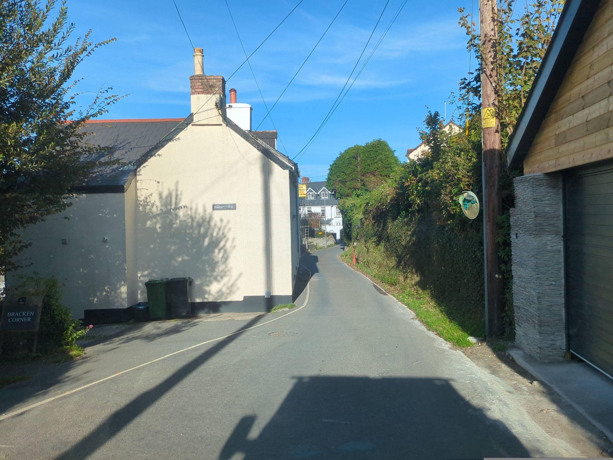 Street view near The Cleeve House Hotel, Ilfracombe — © swinetown (CC BY-SA · Mapillary)