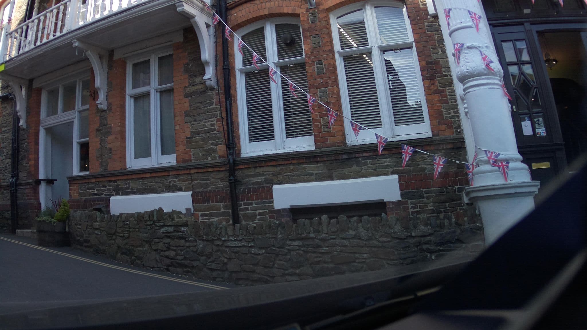 Street view near The Vally of the Rocks Hotel, Lynton — © southglos (CC BY-SA · Mapillary)