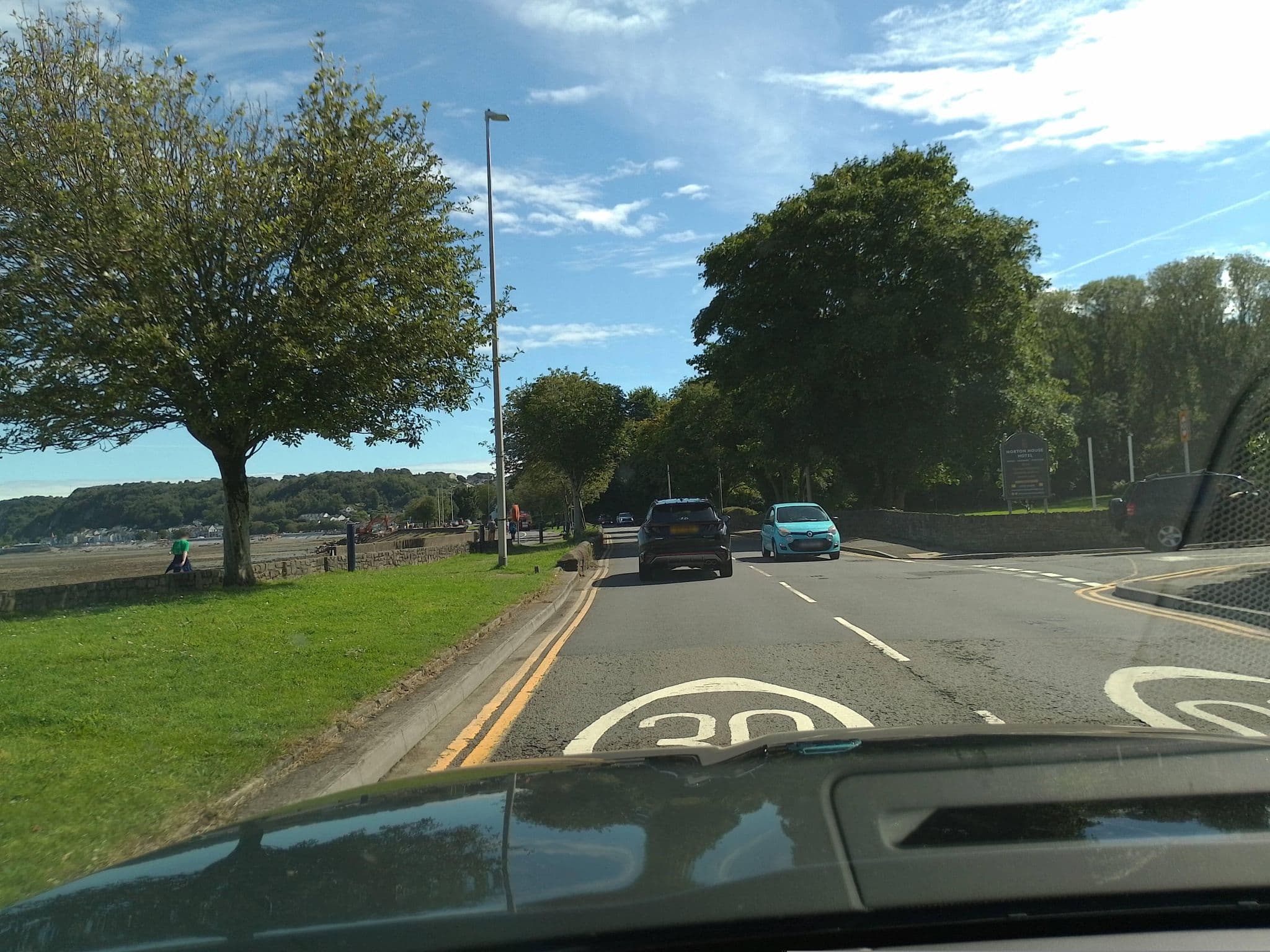 Street view near Waters Edge Hotel, Bishopston — © laye (CC BY-SA · Mapillary)