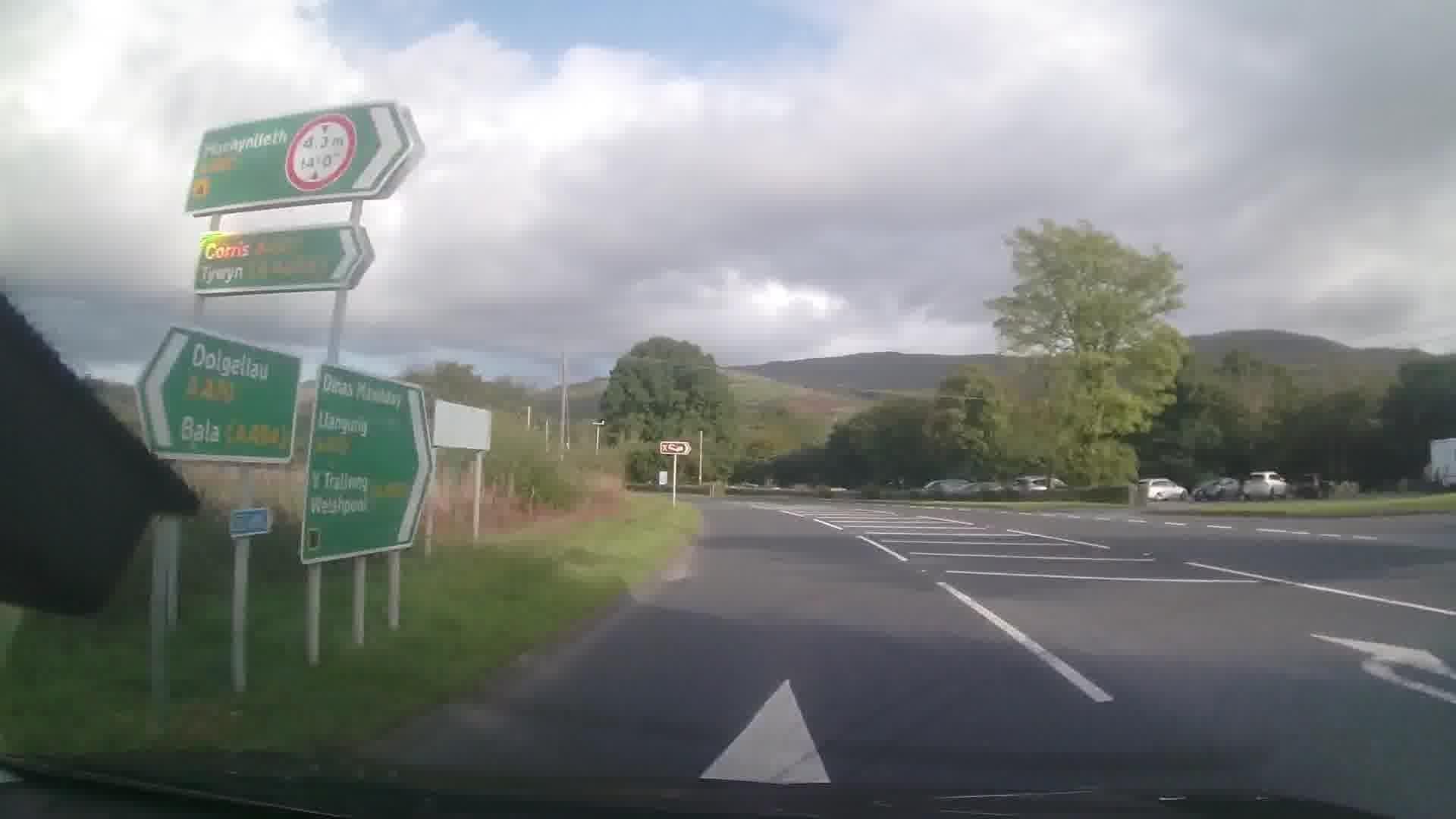 Street view near Cross Foxes Bar Grill Rooms, Dolgellau — © trigpoint (CC BY-SA · Mapillary)
