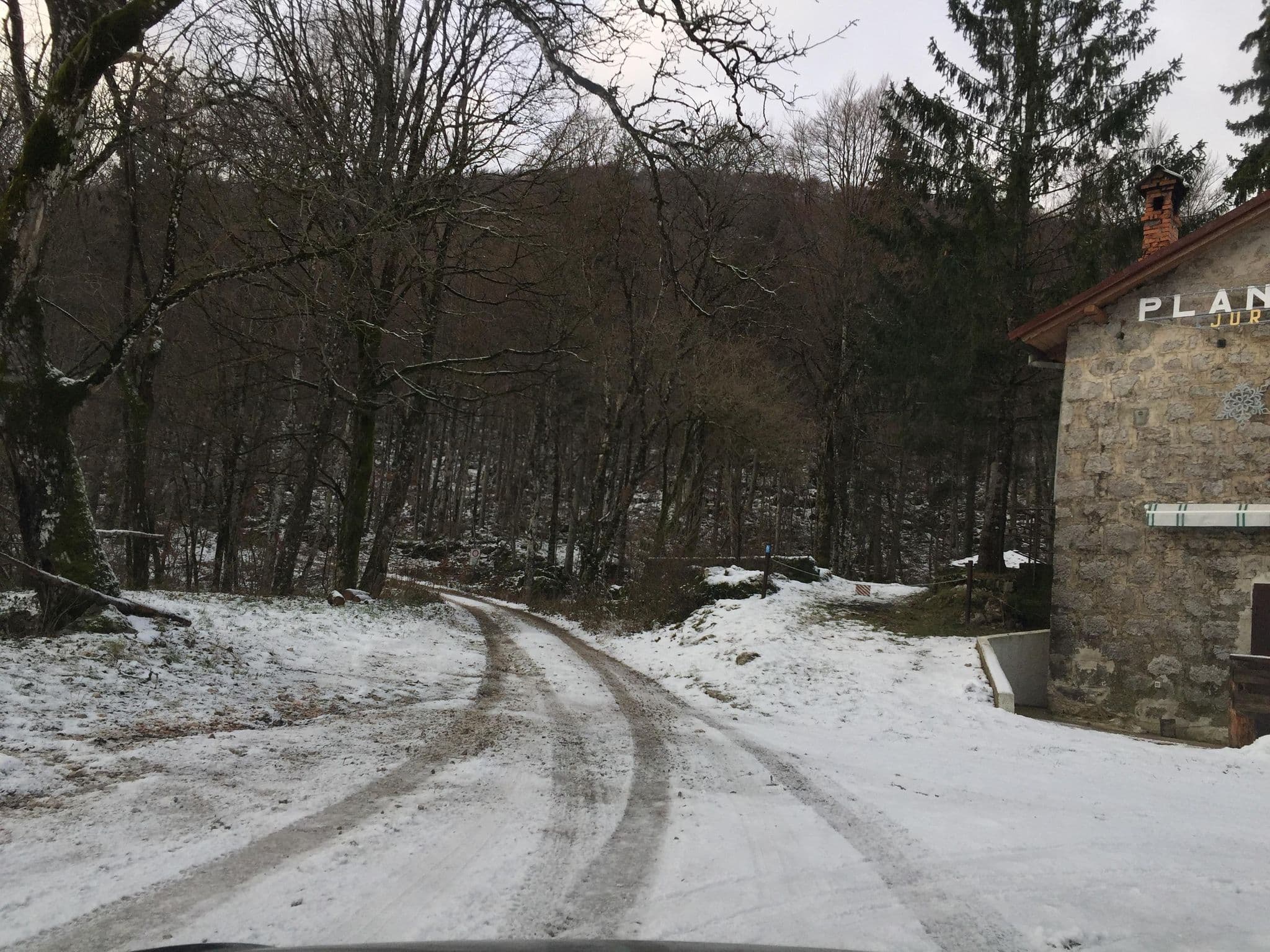Street view near Planinski dom Lisina, Veprinac — © igorzo (CC BY-SA · Mapillary)