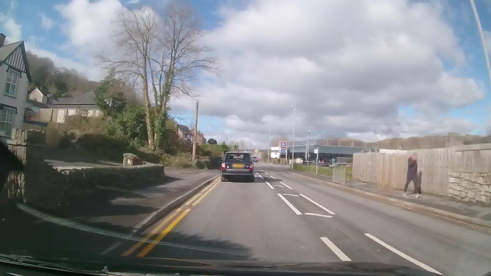 Street view near Travelodge, Porthmadog — © trigpoint (CC BY-SA · Mapillary)